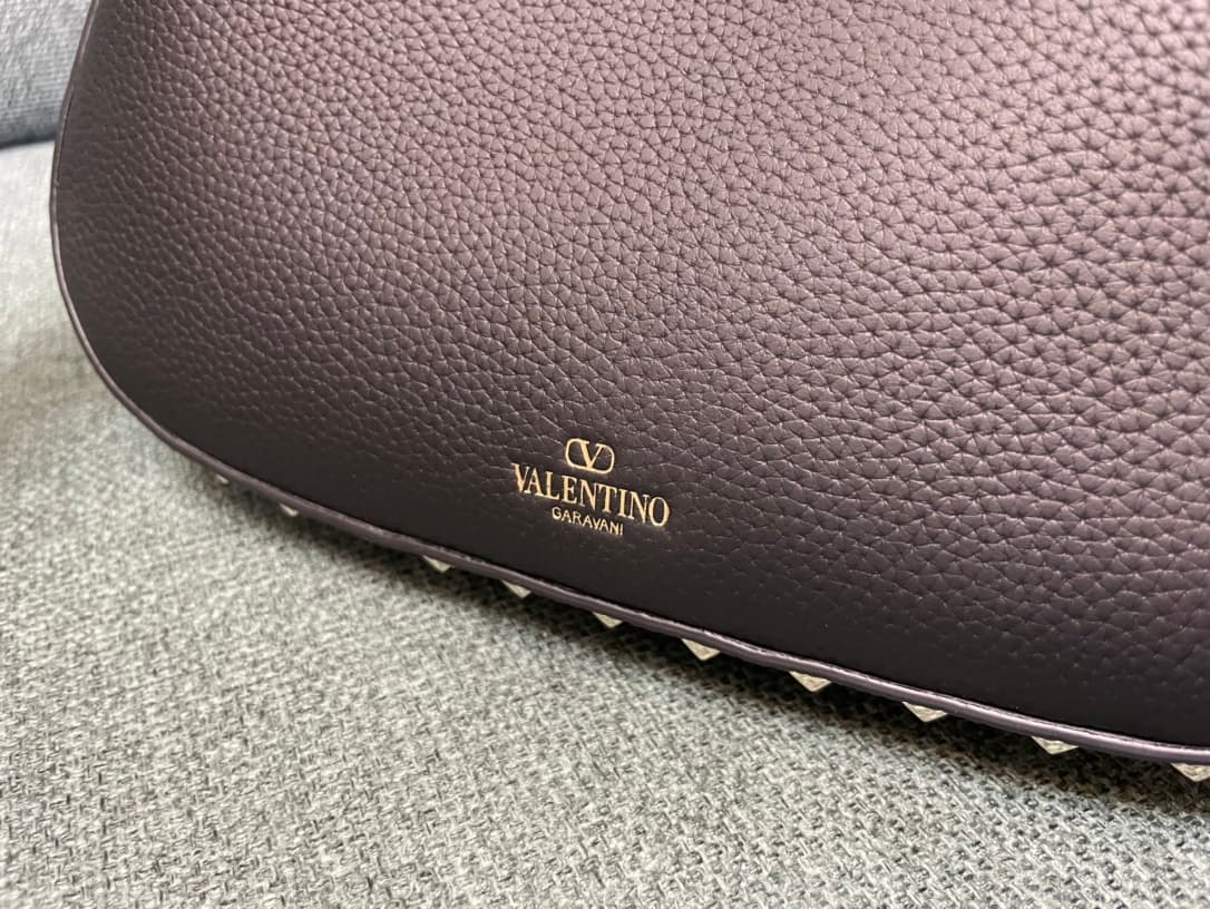 Valentino Garavani Rockstud Hobo bag in grainy black calfskin high