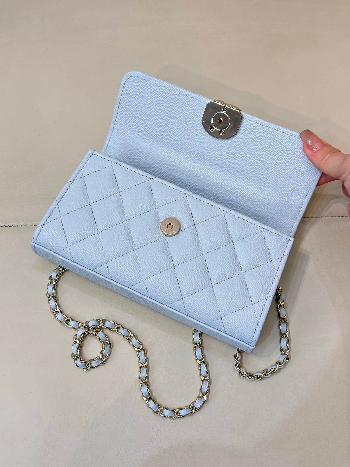 Chanel Clutch with chain Grained Calfskin&Gold-Tone Metal Blue AP3238 TOP