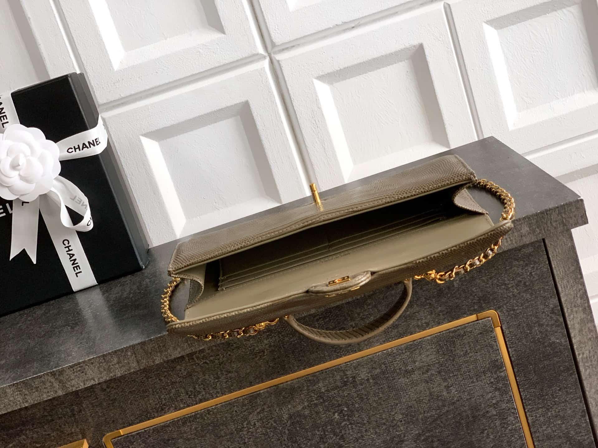 Chanel Clutch with chain Lizard Embossed Calfskin & Gold-Tone Metal Dark Khaki AP5280 A