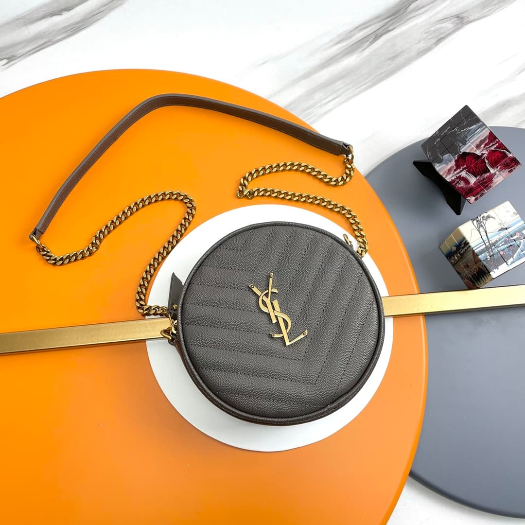 VINYLE ROUND CAMERA BAG IN CHEVRON-QUILTED GRAIN DE POUDRE EMBOSSED LEATHER High