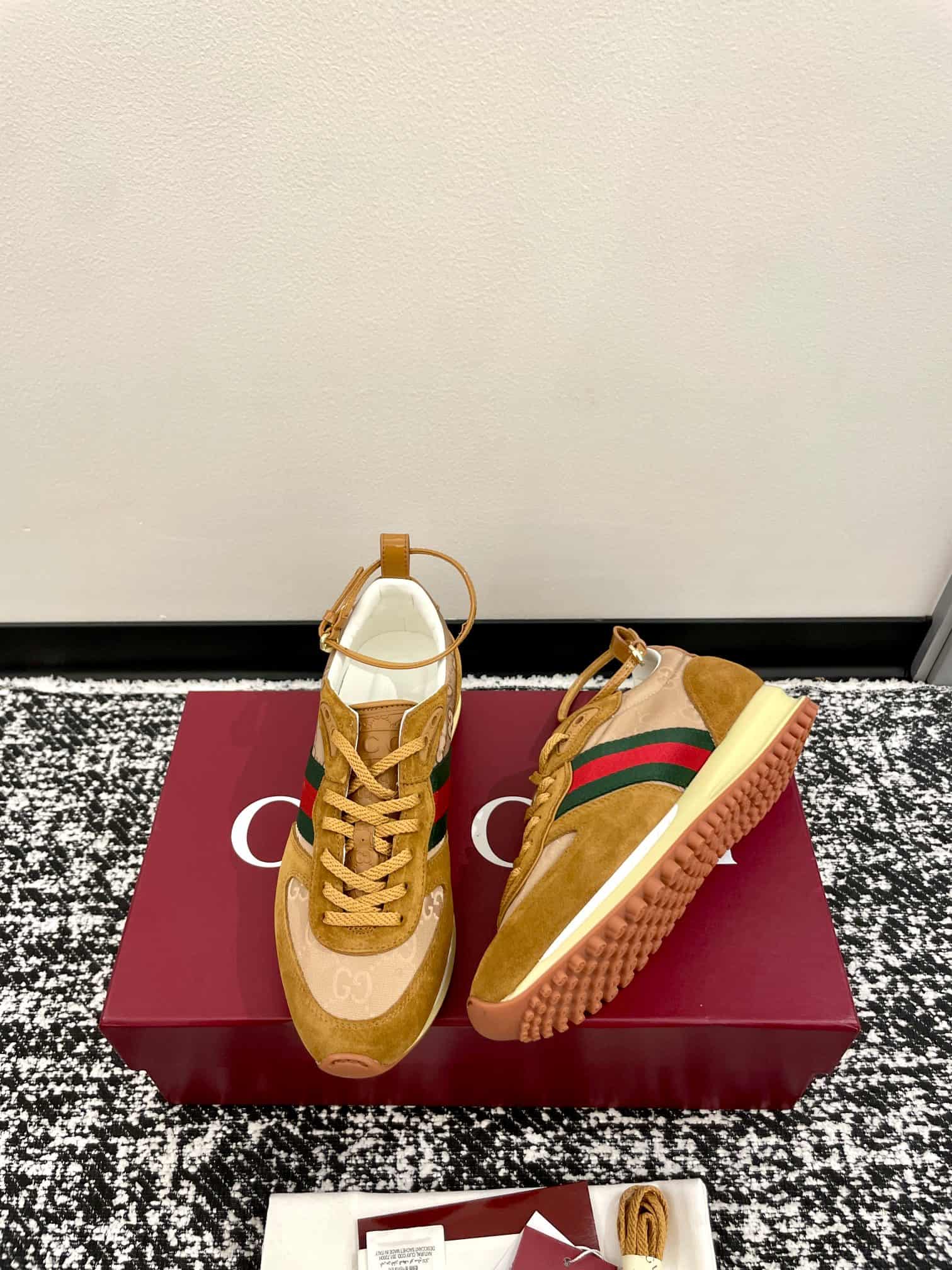 Gucci Sneaker shoes Women