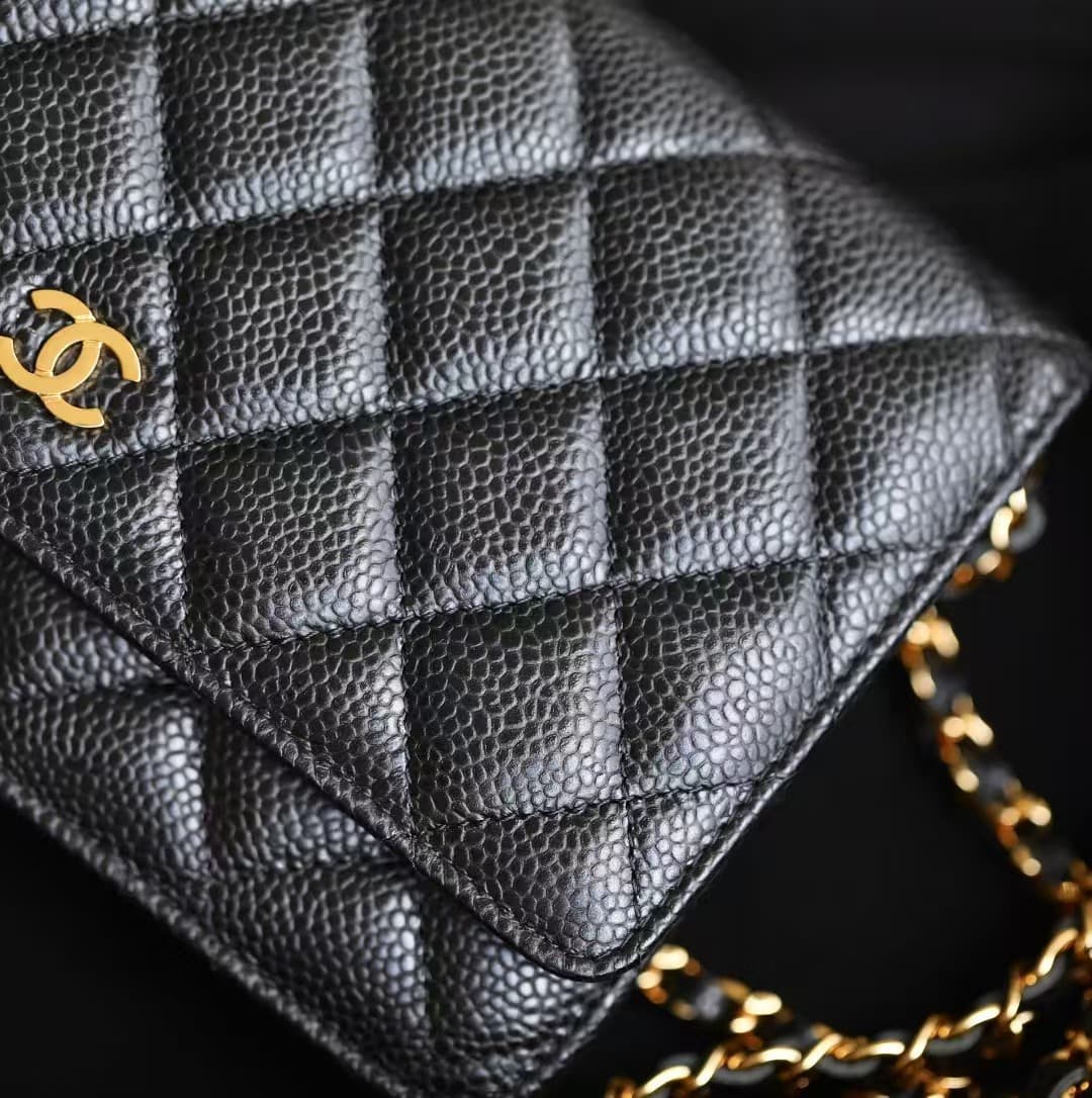 Classic Wallet on Chain AP0250 Grained Calfskin Black Gold Metal TOP