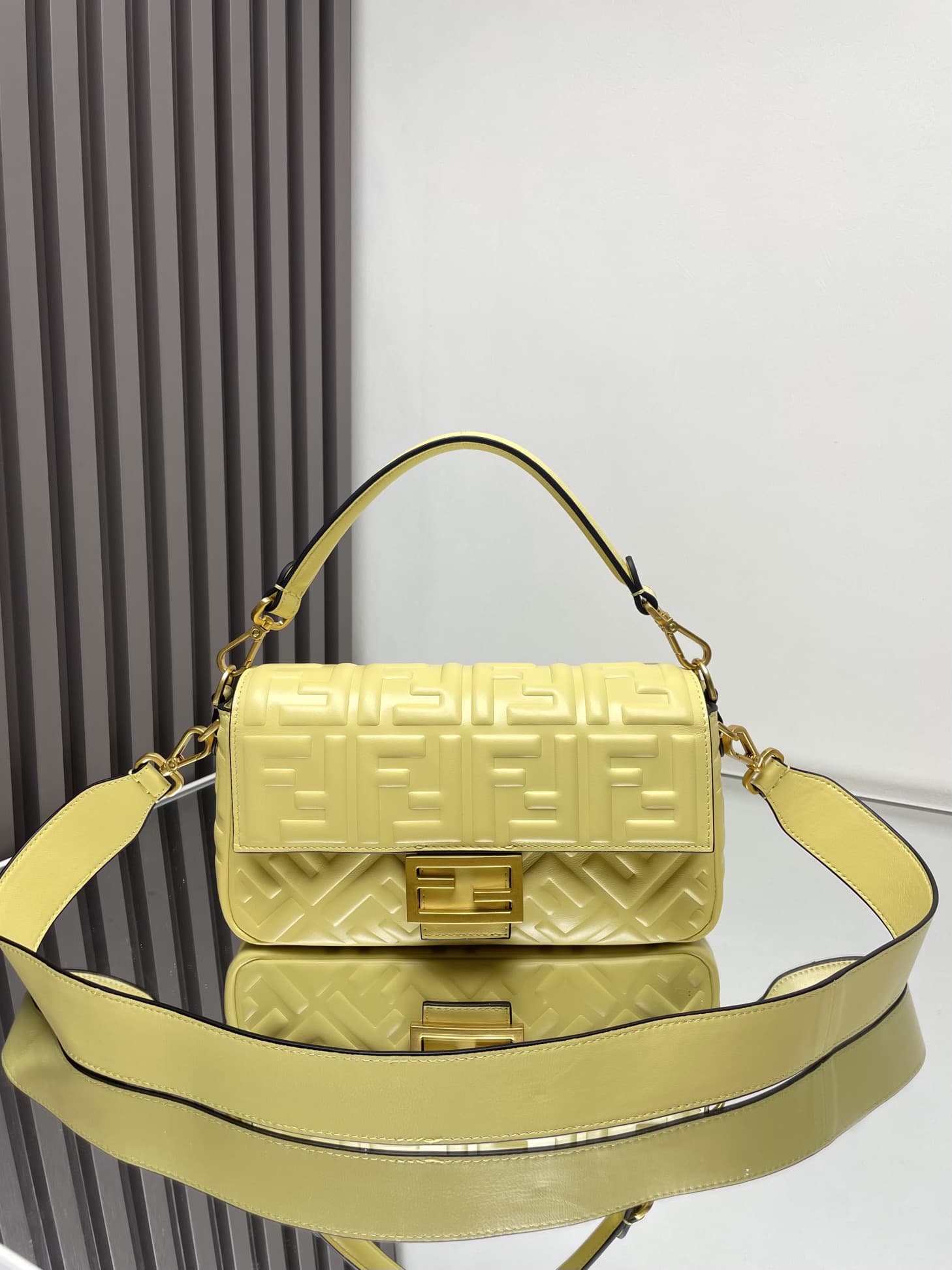 BAGUETTE leather bag Yellow High