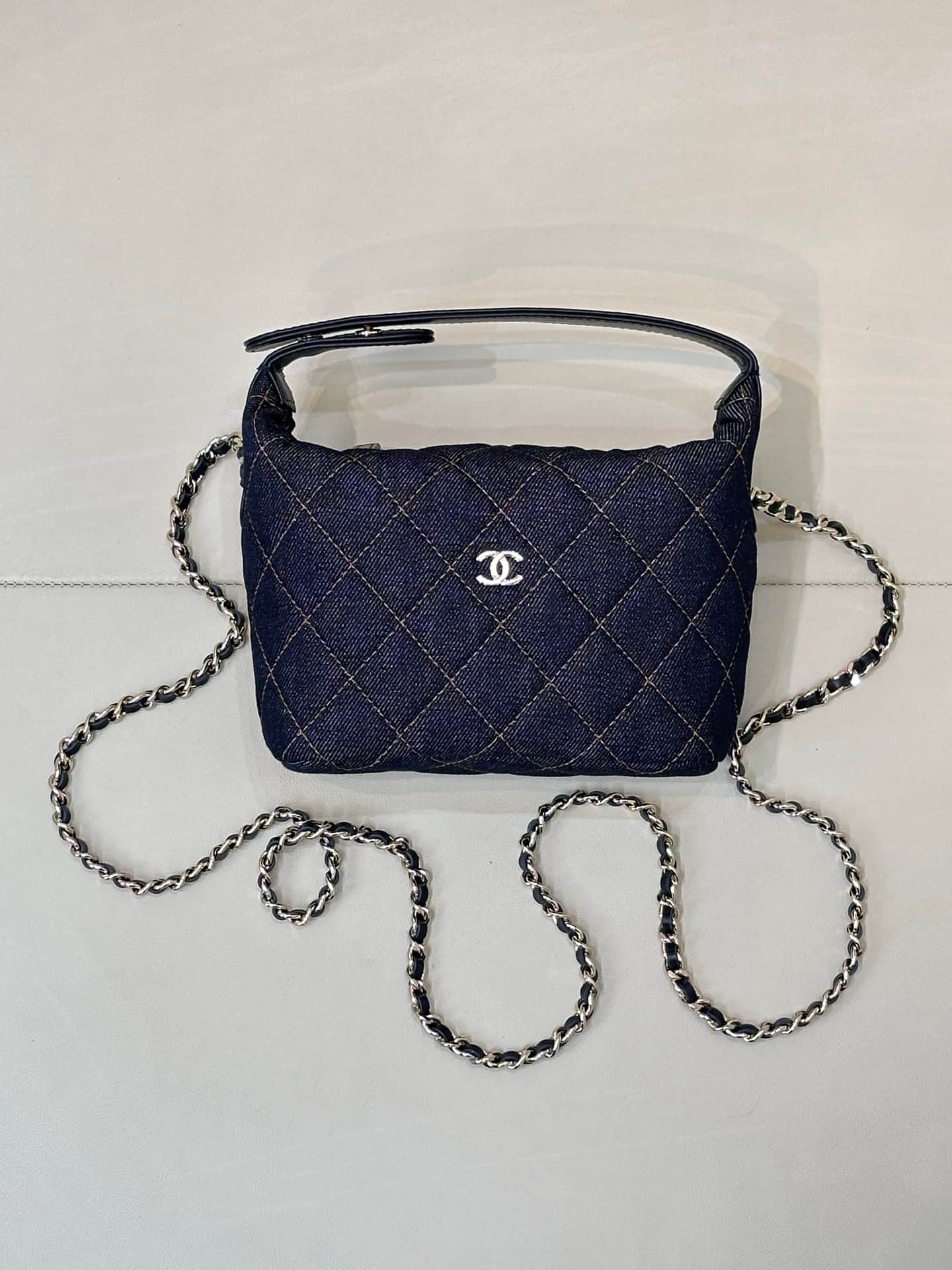 Chanel Hobo Clutch With Chain Denim & Gold-tone Metal Blue AP4386 TOP