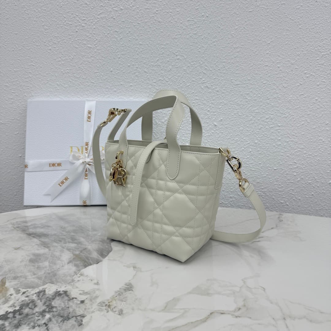 Small Dior Toujours Vertical Tote Bag Latte Macrocannage Calfskin M2835 High