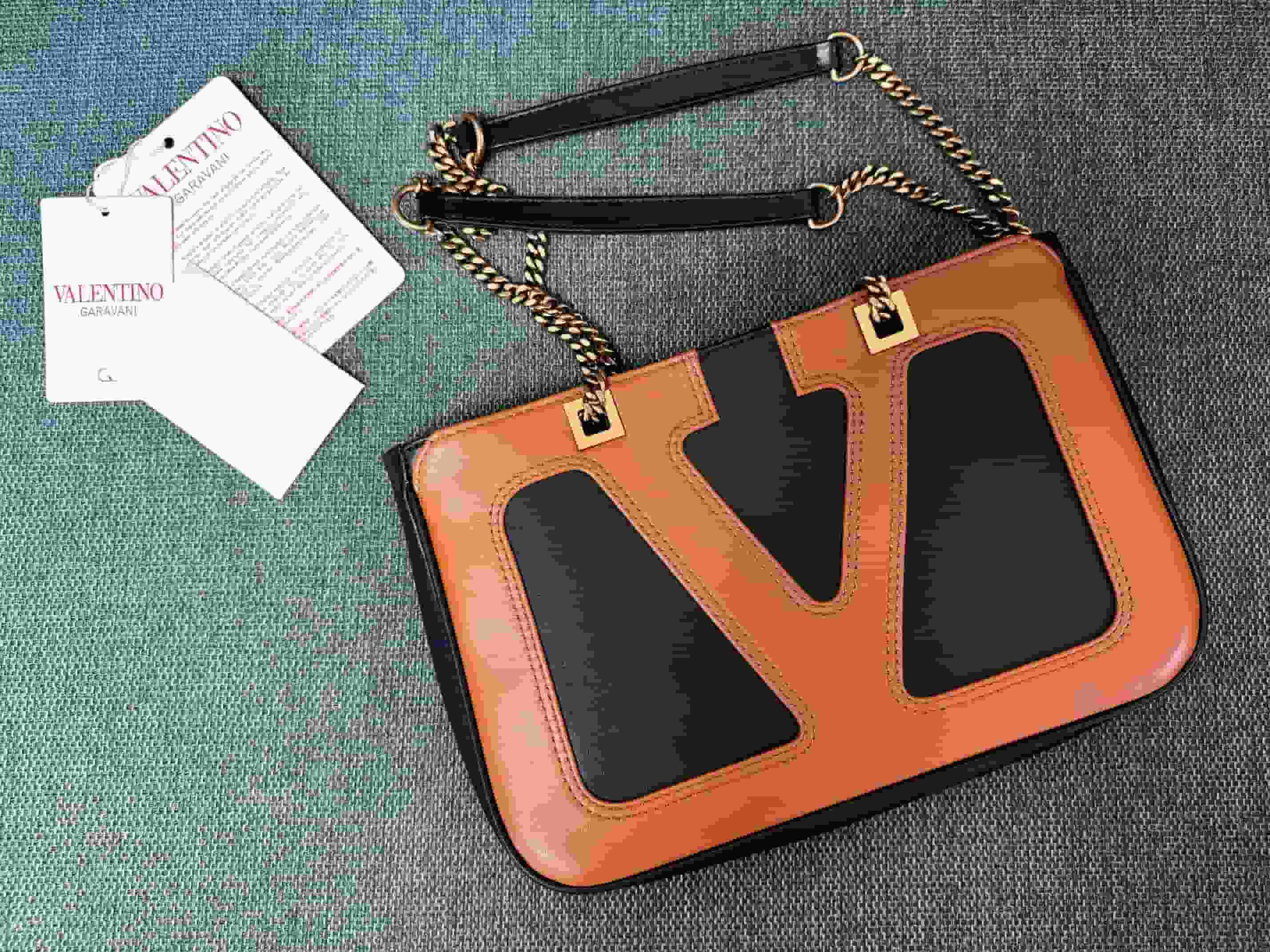 VALENTINO GARAVANI VIVA SUPERSTAR SMALL NAPPA LEATHER SHOPPING BAG High