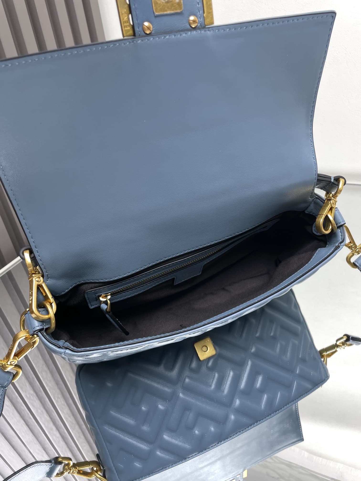 BAGUETTE leather bag Blue High