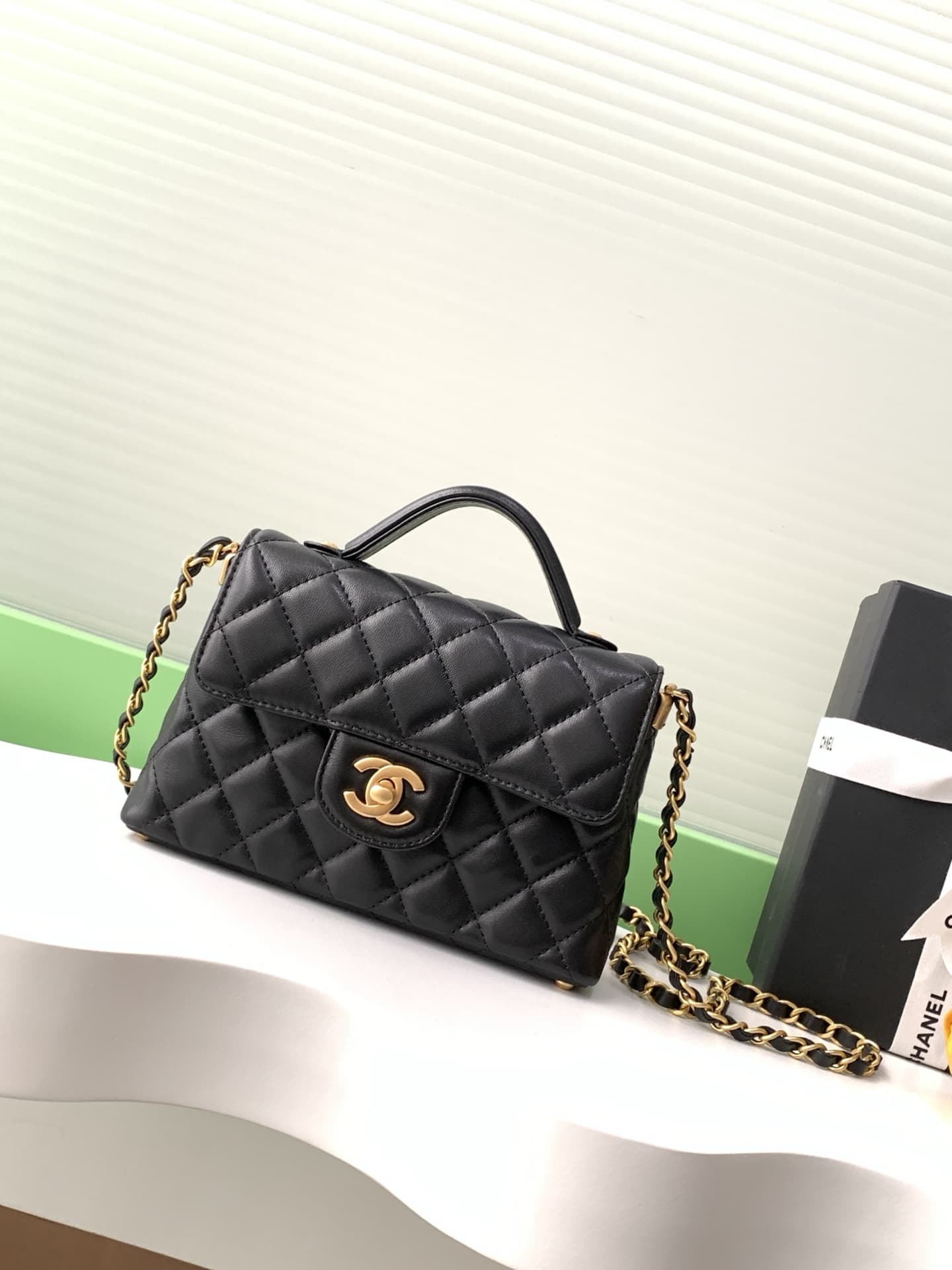 SMALL FLAP BAG WITH TOP HANDLE Lambskin Gold-Metal AS5355 Black A
