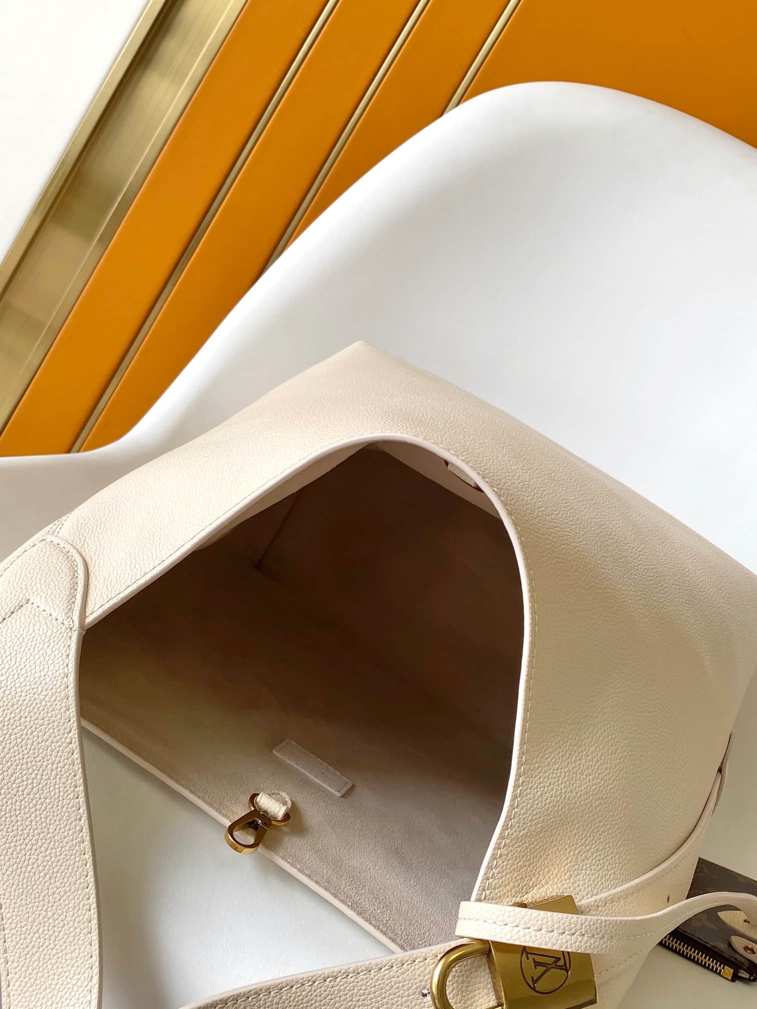 Louis Vuitton Low Key Hobo MM  Smooth Grained calfskin M25002 High