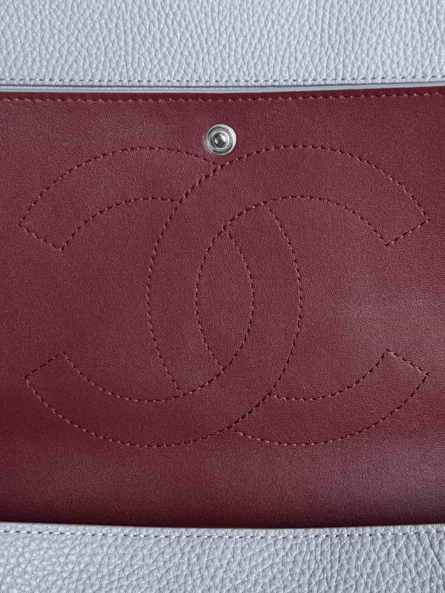 Chanel Maxi Flapbag Grained Calfskin & Silver-Tone Metal Light Grey AS6231 A