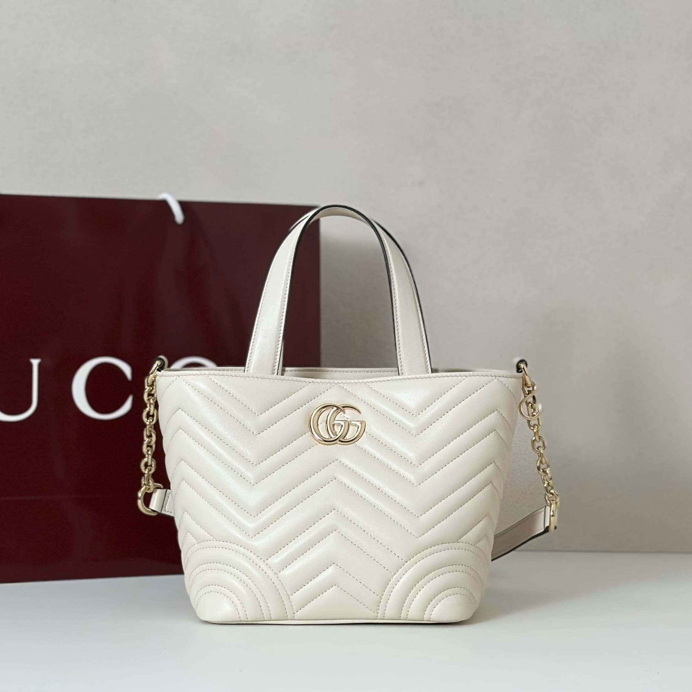 Gucci Betty small tote bag 847386 white leather High
