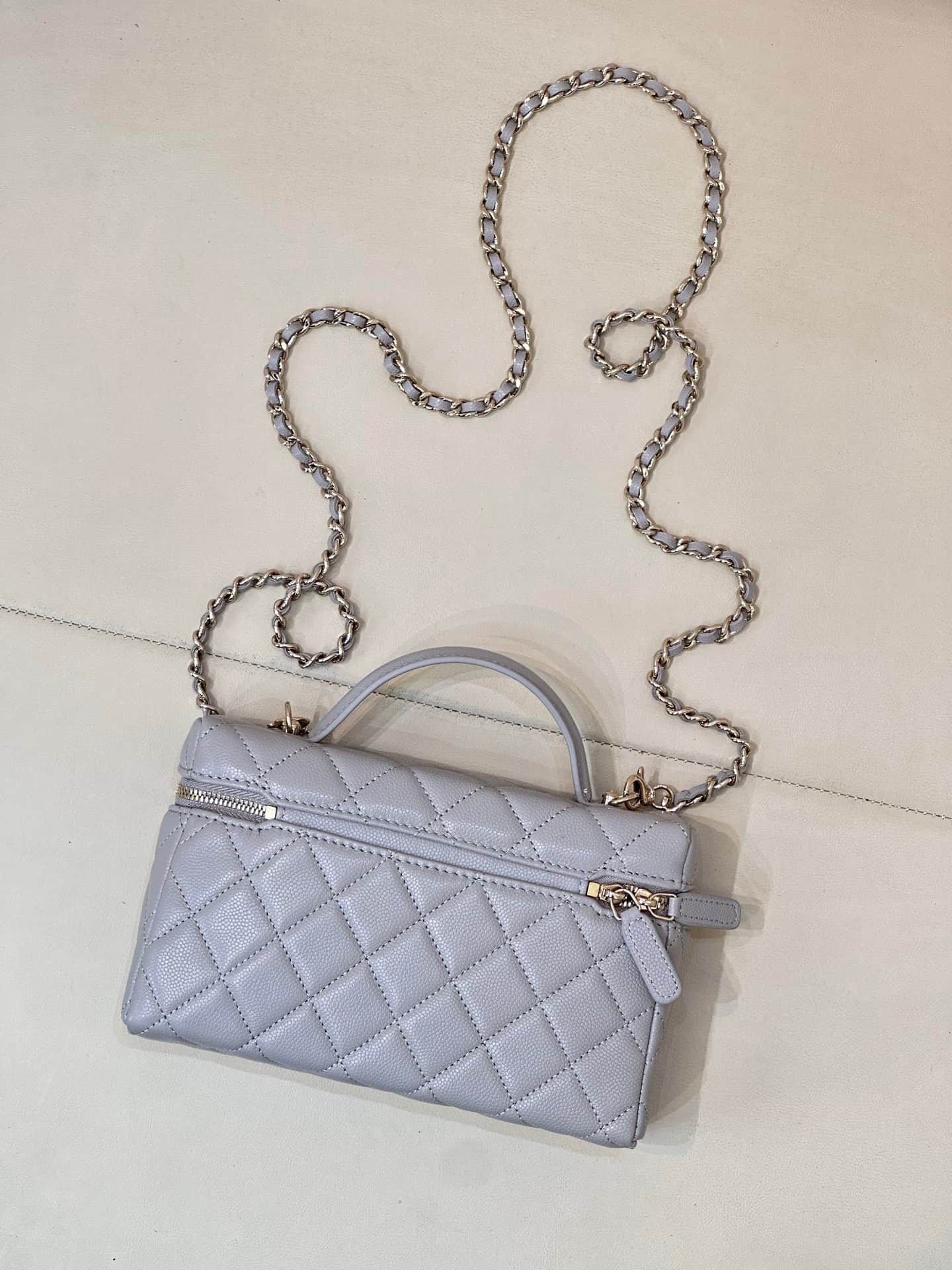 Chanel Classic Vanity with Chain Grained Calfskin & Gold-Tone Metal Grey AP4385 TOP