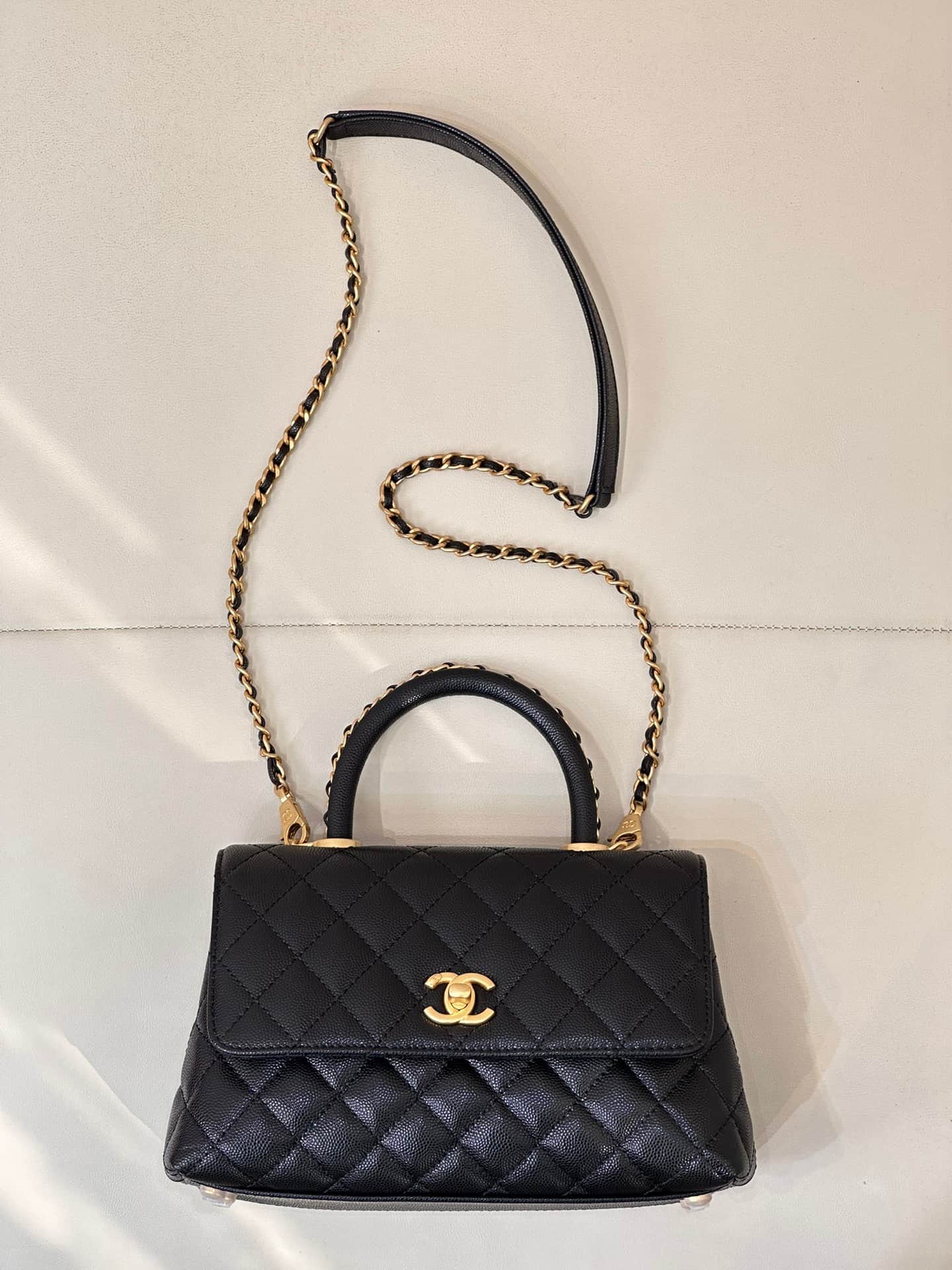 FLAP BAG WITH TOP HANDLE Grained Calfskin & Gold-Tone Metal A92990 Black  TOP