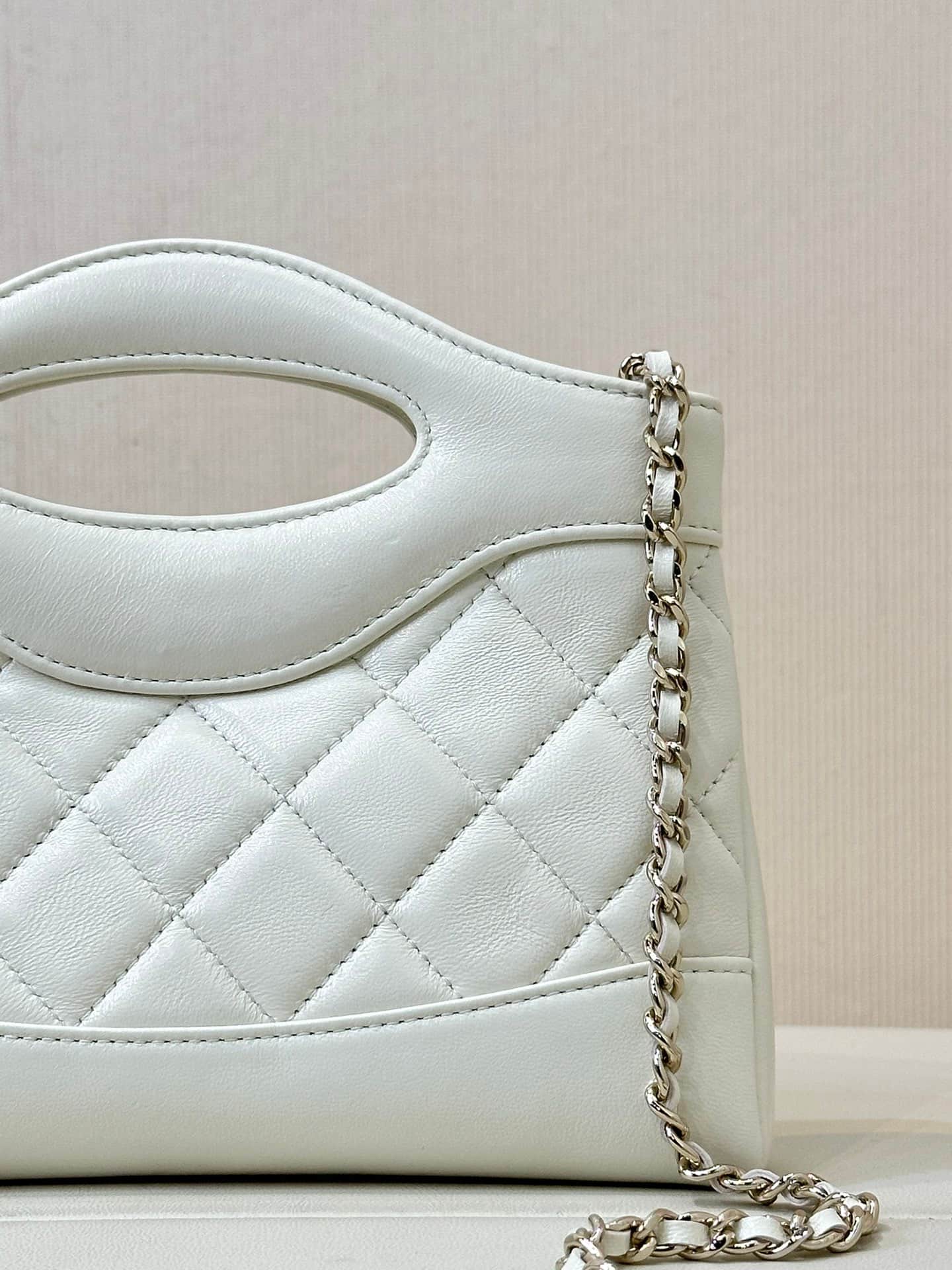 Chanel Clutch with chain Lambskin & Gold-Tone Metal AP3656 White TOP