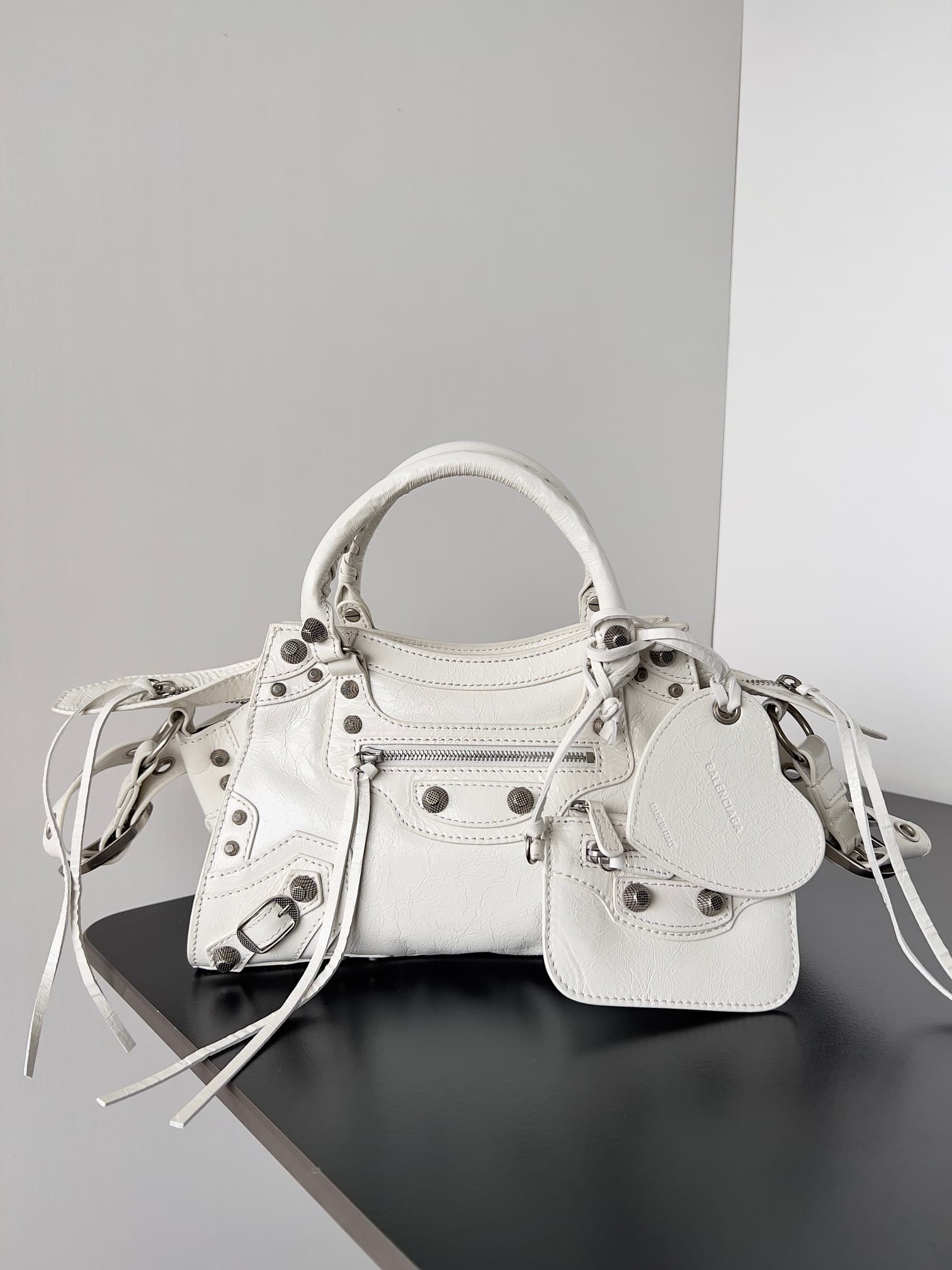 Balenciaga Small Neo Cagole City bag in White lambskin leather High