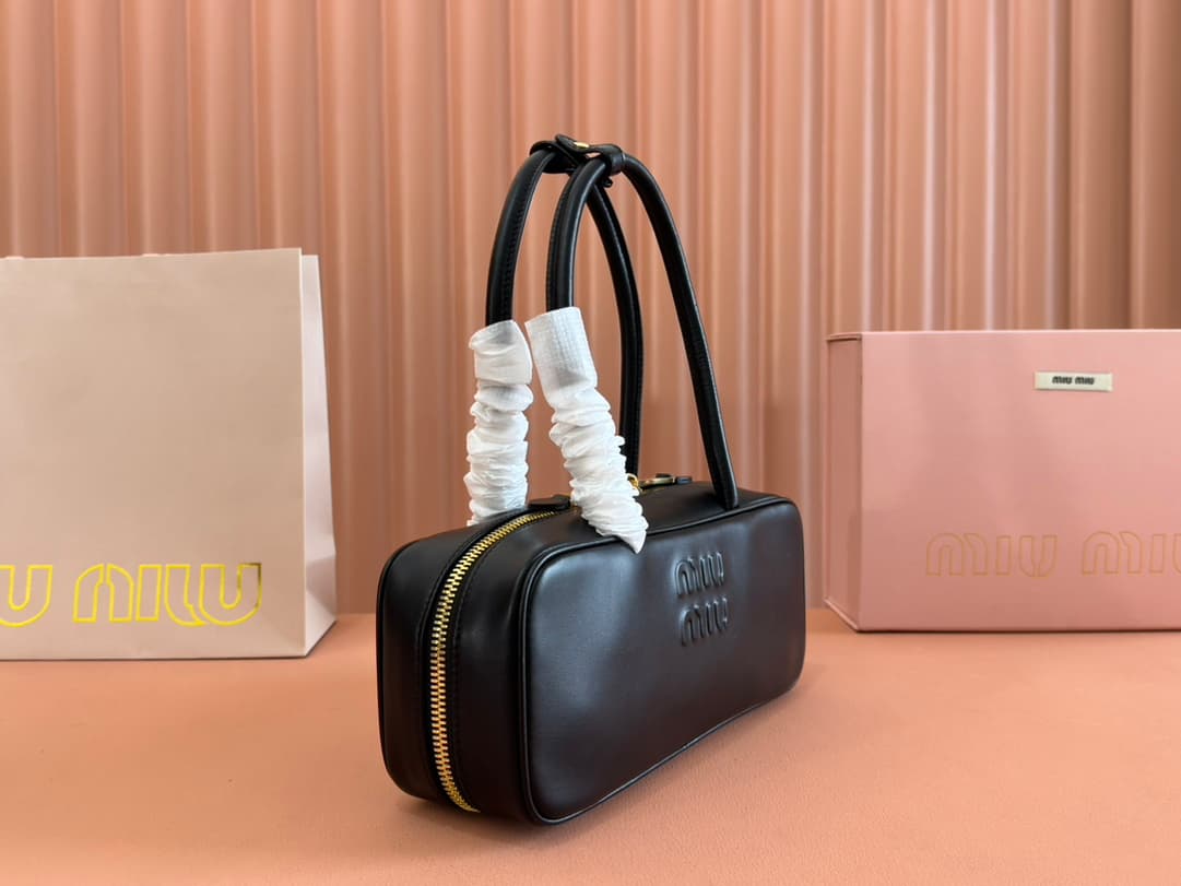 复制Miu Miu Miu Miu Beau Calfskin leather bag 5BB173 TOP Calfskin leather bag 5BB173 TOP