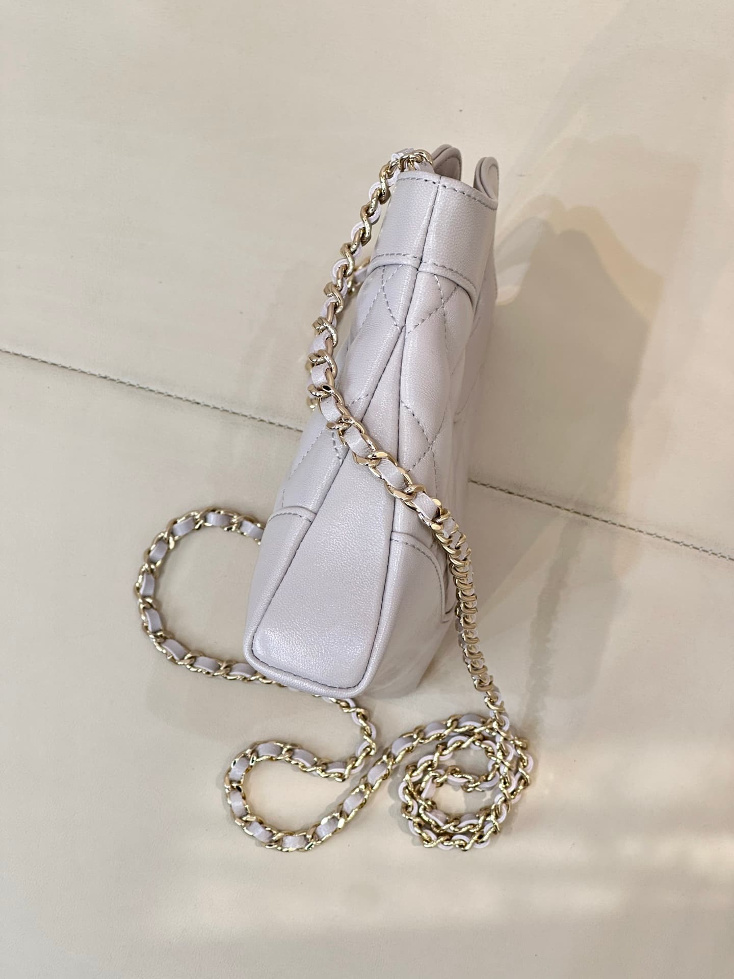 Chanel Clutch with chain Lambskin & Gold-Tone Metal AP3656 Light Grey TOP
