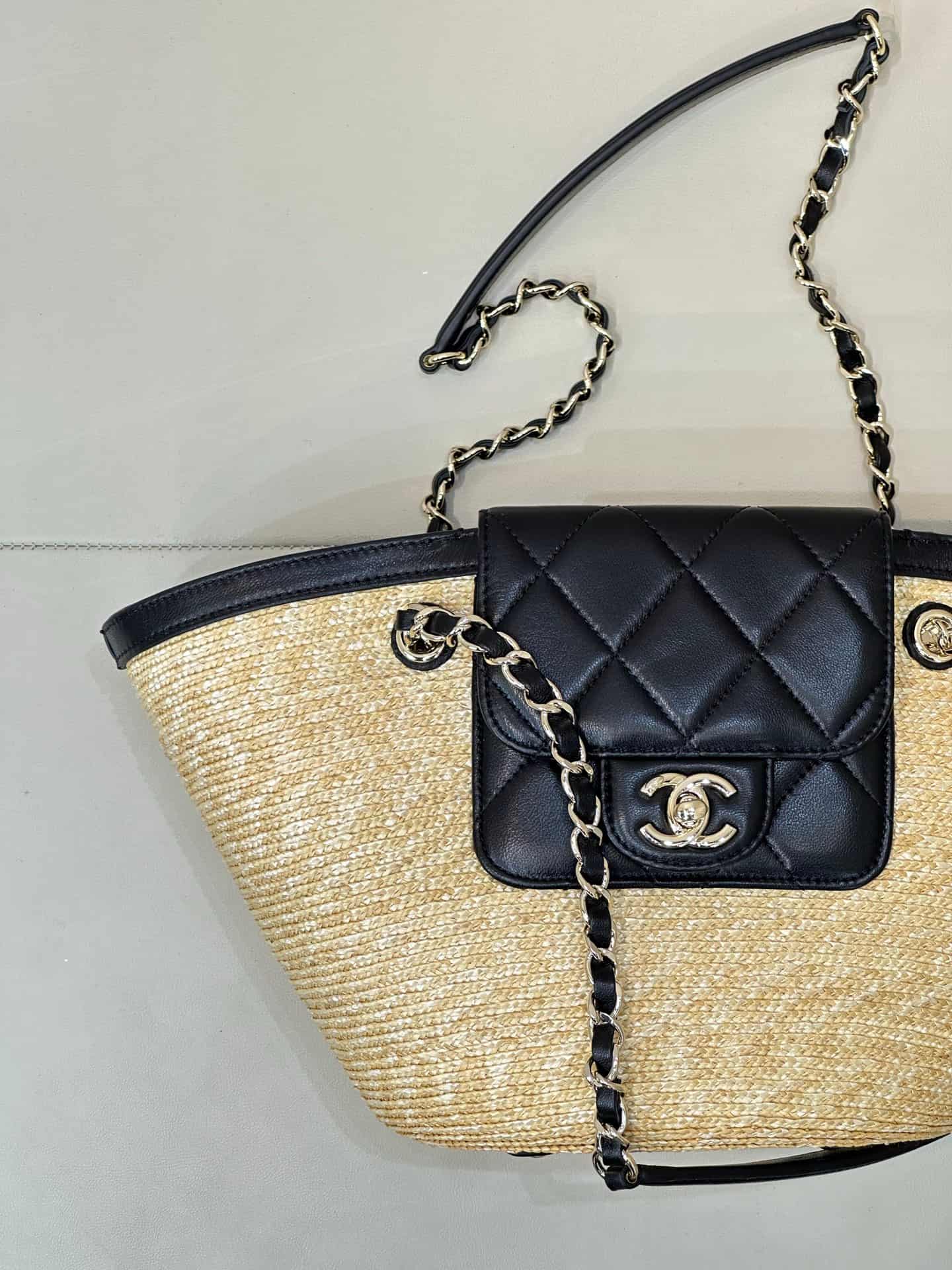 Chanel Coco Beach Shopping Bag Braided Straw Lambskin & Gold-Tone Metal Beige & Black AS5951 TOP