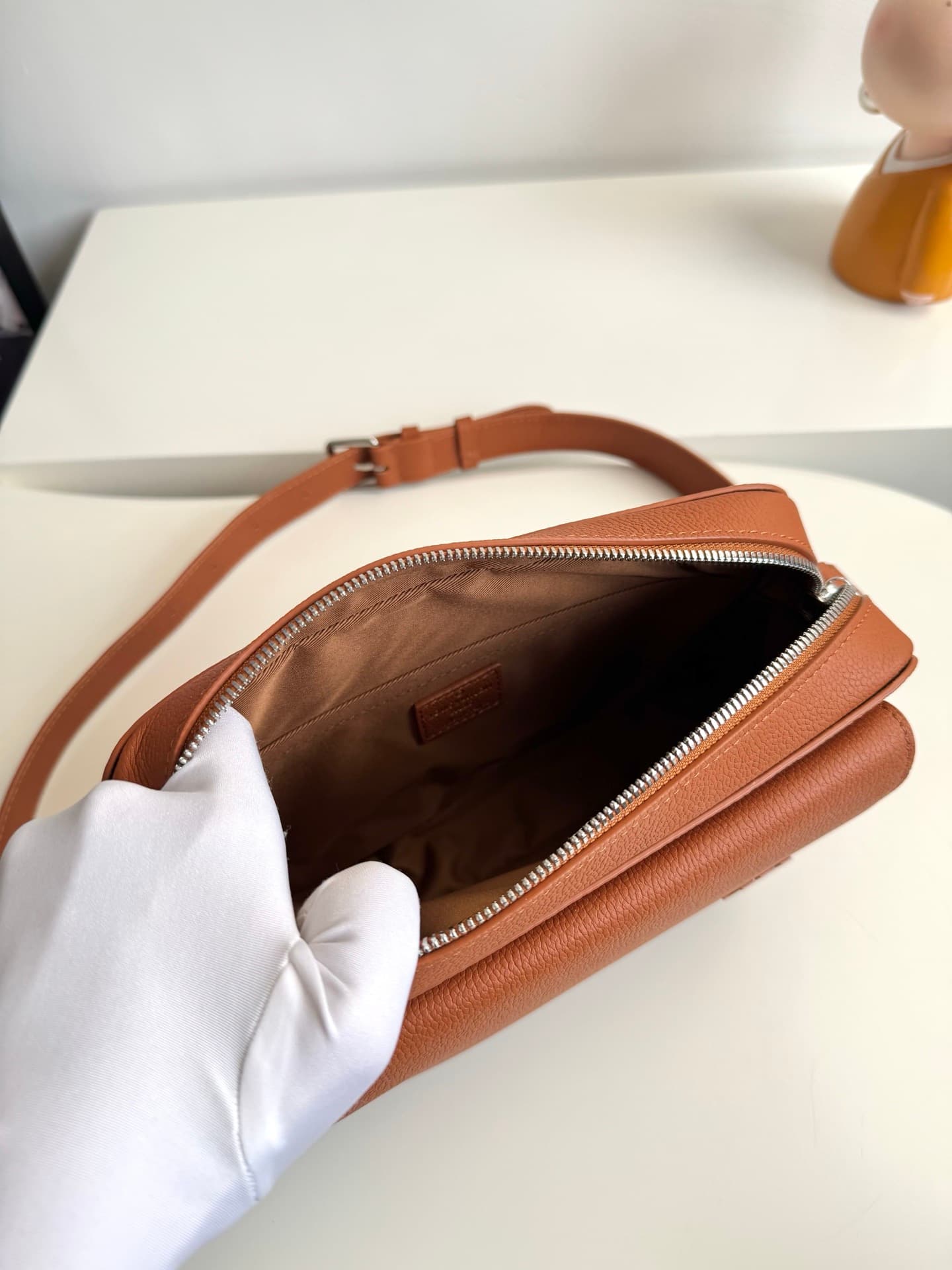 Louis Vuitton Boarding Messenger M25981 Tan High
