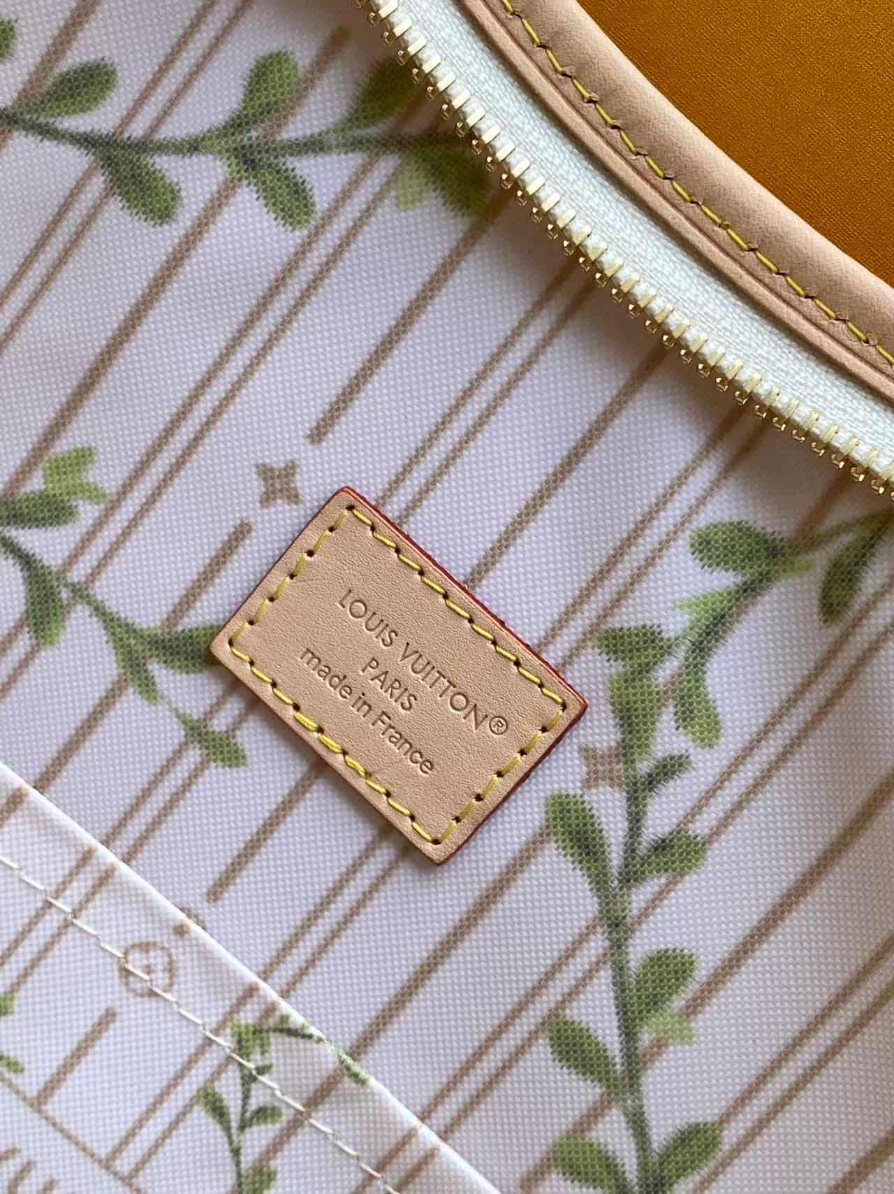 Louis Vuitton Lineup MM Nude Rose Coated canvas M29141 High