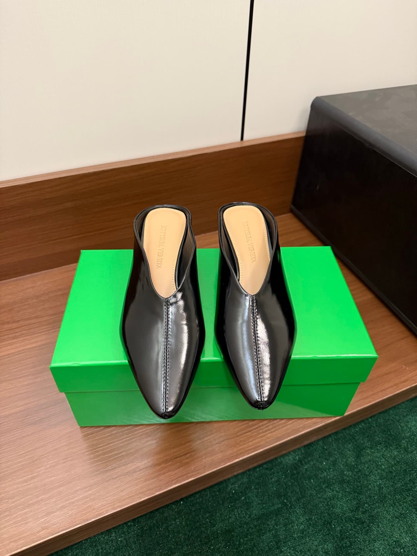 Bottega Veneta Vesta Leather Mules Women