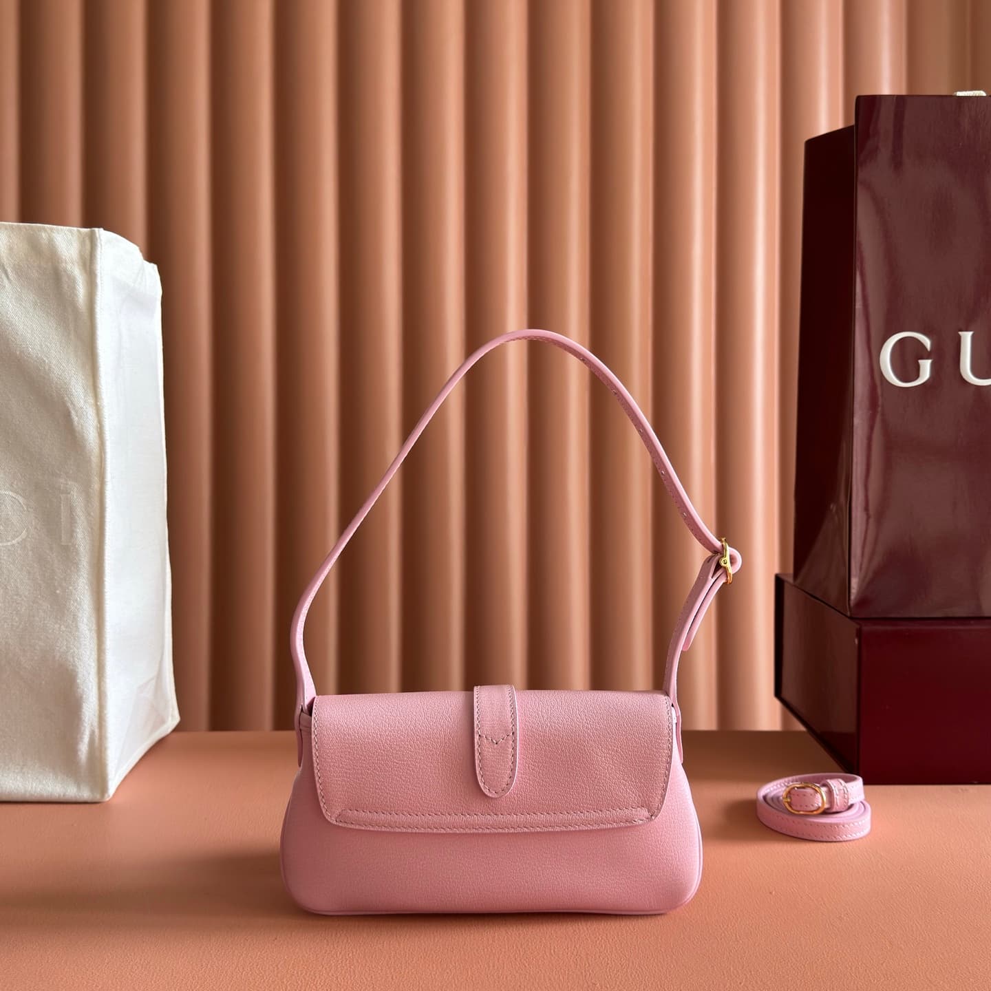 Gucci Jackie small shoulder bag Light pink soft grainy leather 867156 High