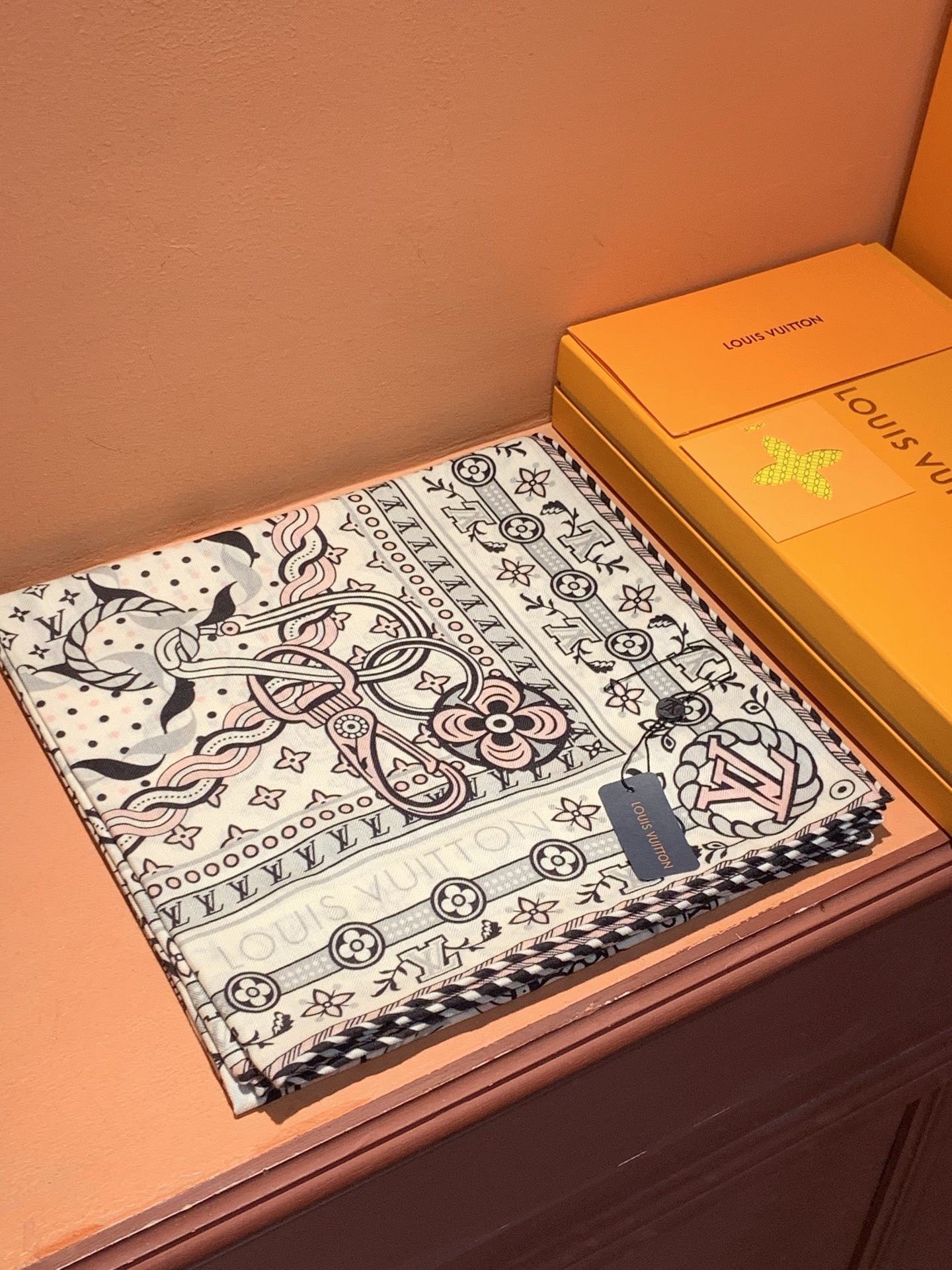 Louis Vuitton Summer Garden Square
