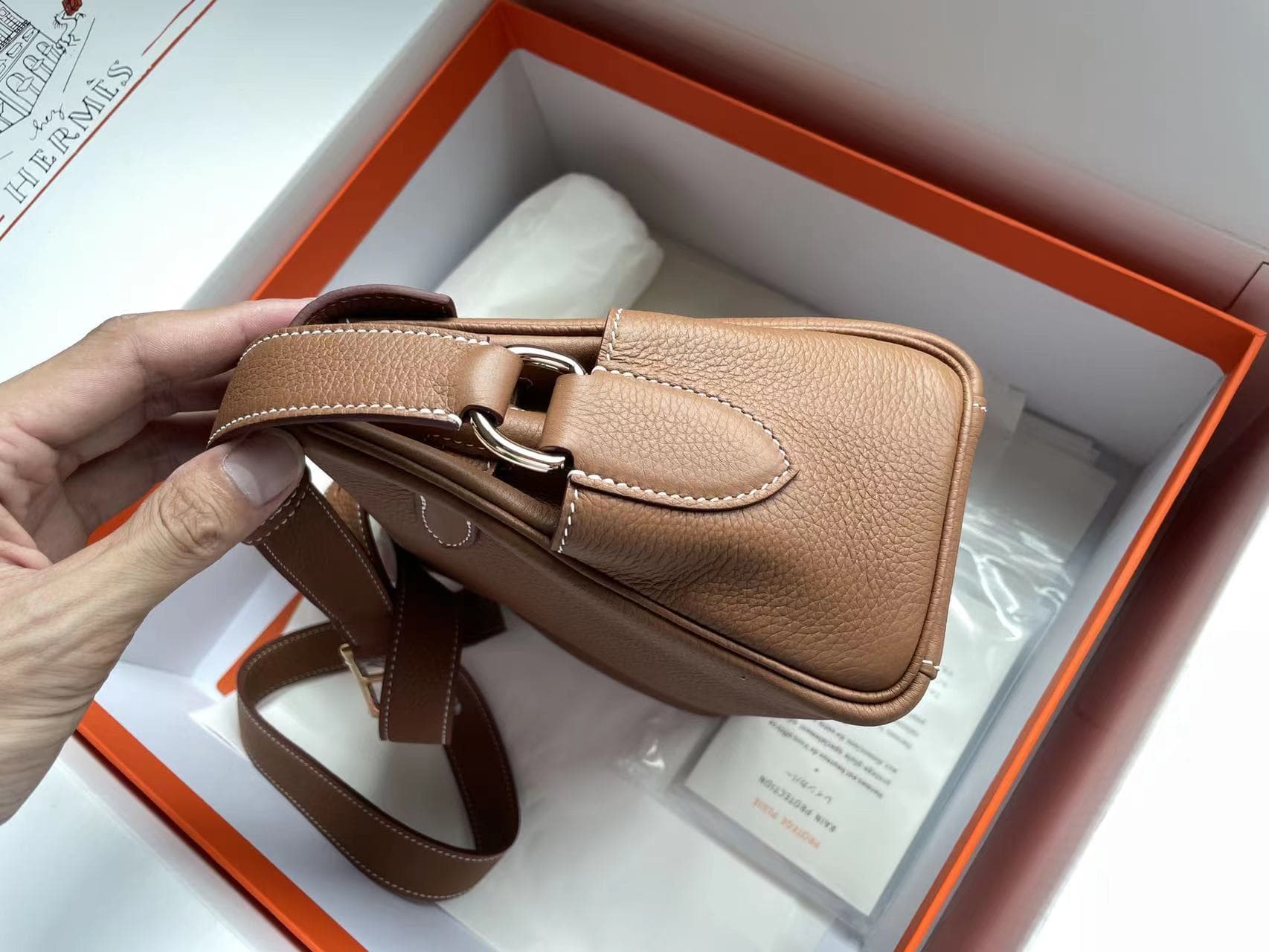 Hermes Kelly Messenger 25cm Taurillon Clemence Leather In Gold WAX
