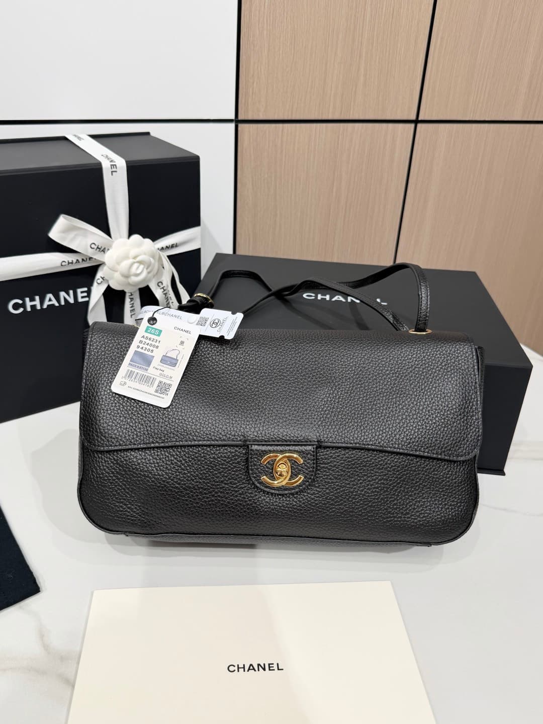Chanel Maxi Flapbag Grained Calfskin & Gold-Tone Metal Black AS6231 A