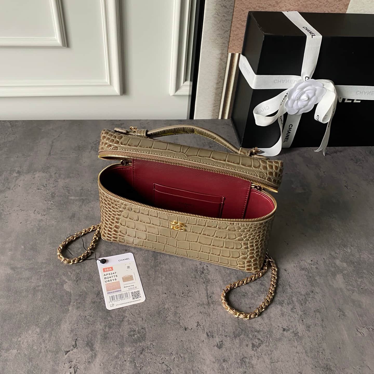 Chanel Large Vanity with chain Crocodile Embossed Calfskin & Gold-Tone Metal Khaki AS5347 A