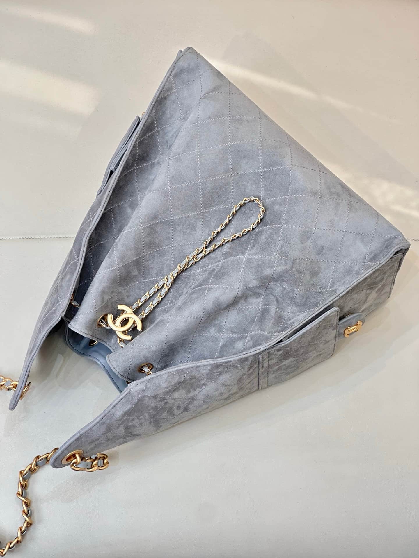 Chanel 25 Medium Hobo handbag AS5311 Suede &Gold-tone Metal Light Grey TOP