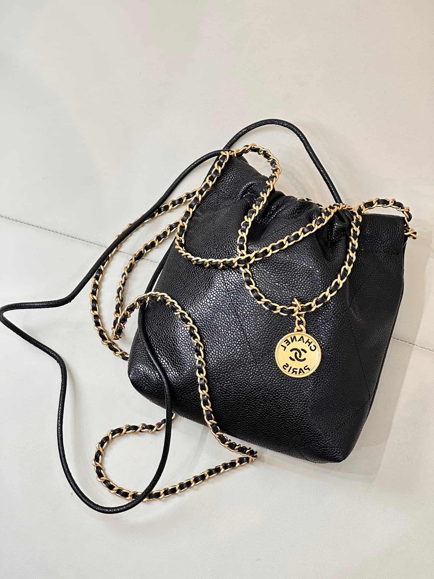 Chanel 22 MINI HANDBAG Grained Calfskin Black & Gold-Tone Metal AS3980 TOP
