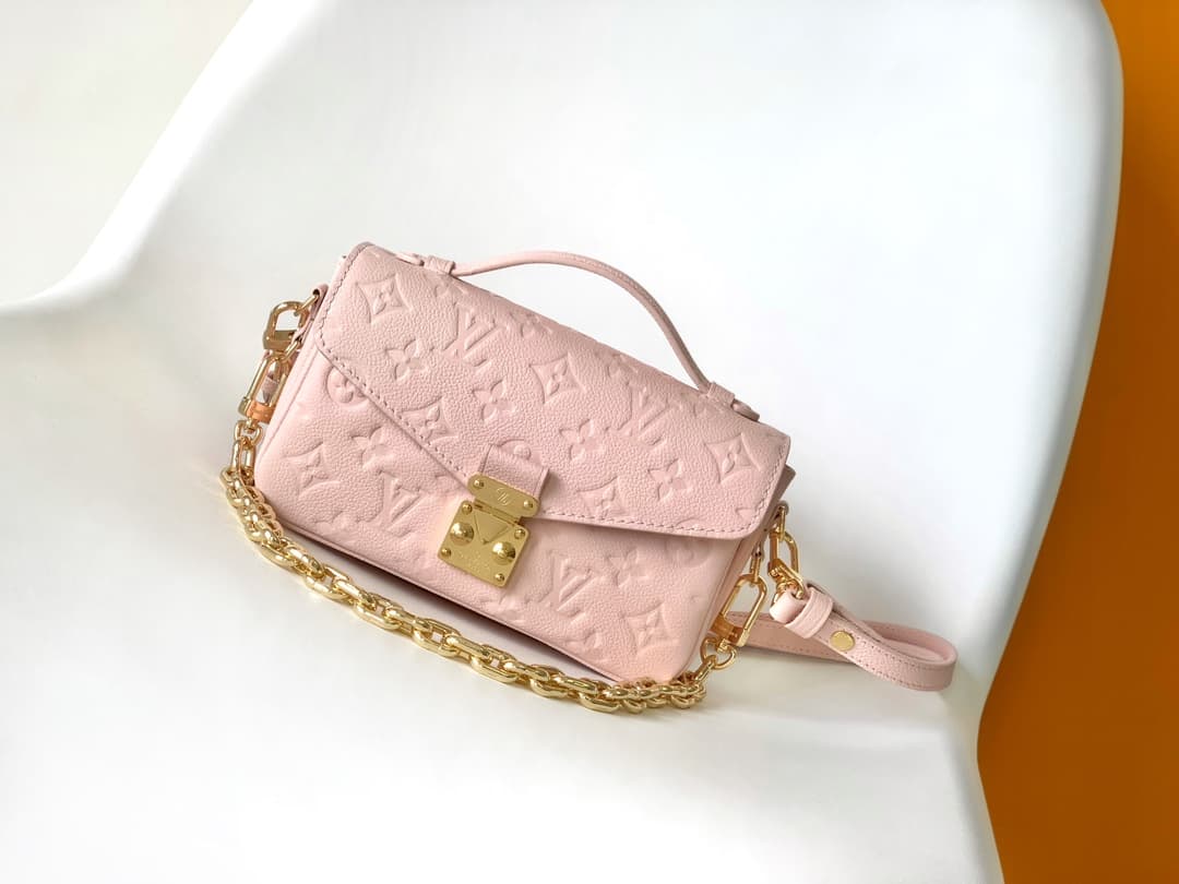 Louis Vuitton POCHETTE MÉTIS EAST WEST Pink Grained cowhide leather M47045 High