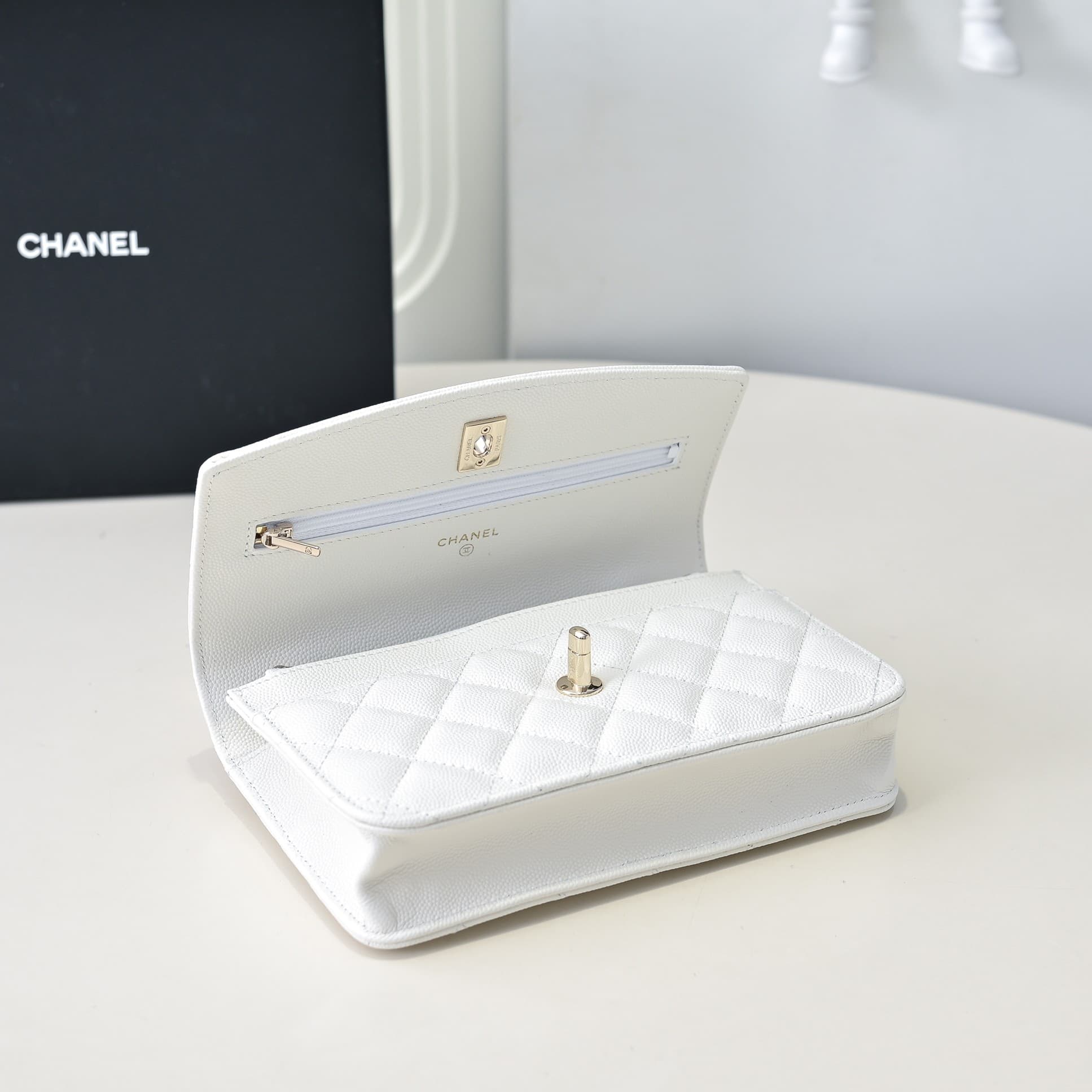 Chanel Wallet on Chain Grained Calfskin & Gold-Tone Metal White AP4401 A