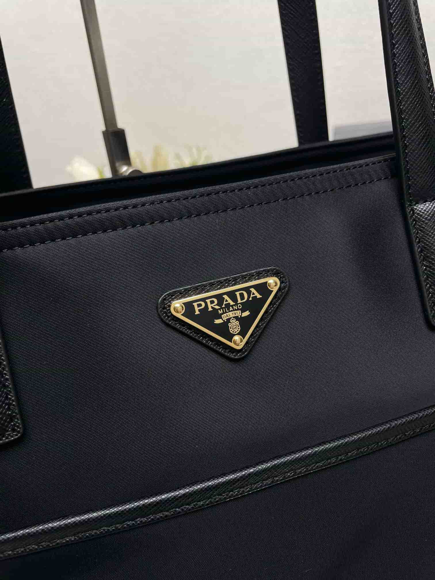 Prada Re-Edition 1978 large Re-Nylon and Saffiano leather tote bag Black 1BG527 High