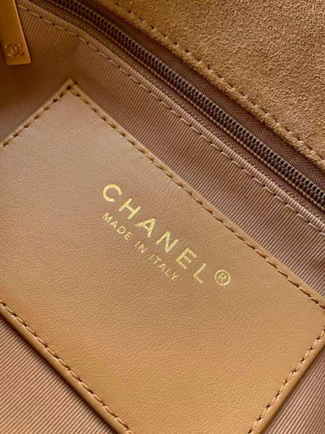 Chanel Classic Flap bag in Brown Suede & Gold-Tone Metal AS5987 A