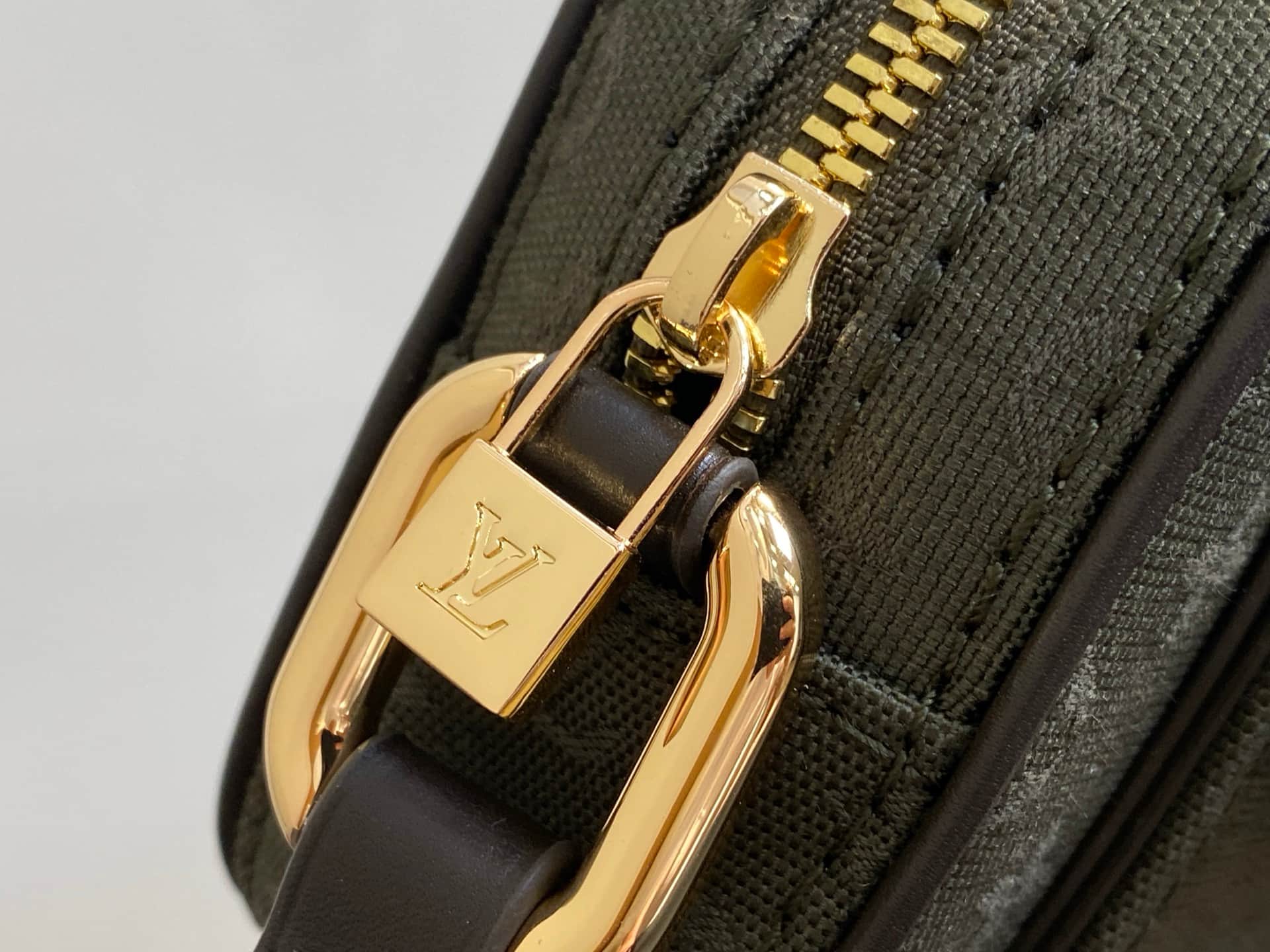 Louis Vuitton Monogram Mini Lin Juliette Crossbody Bag M92218 High