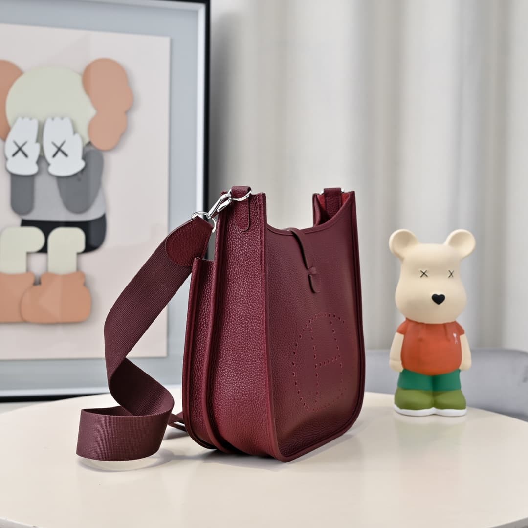 Hermes Evelyne III PM Bag Clemence Leather In Claret High