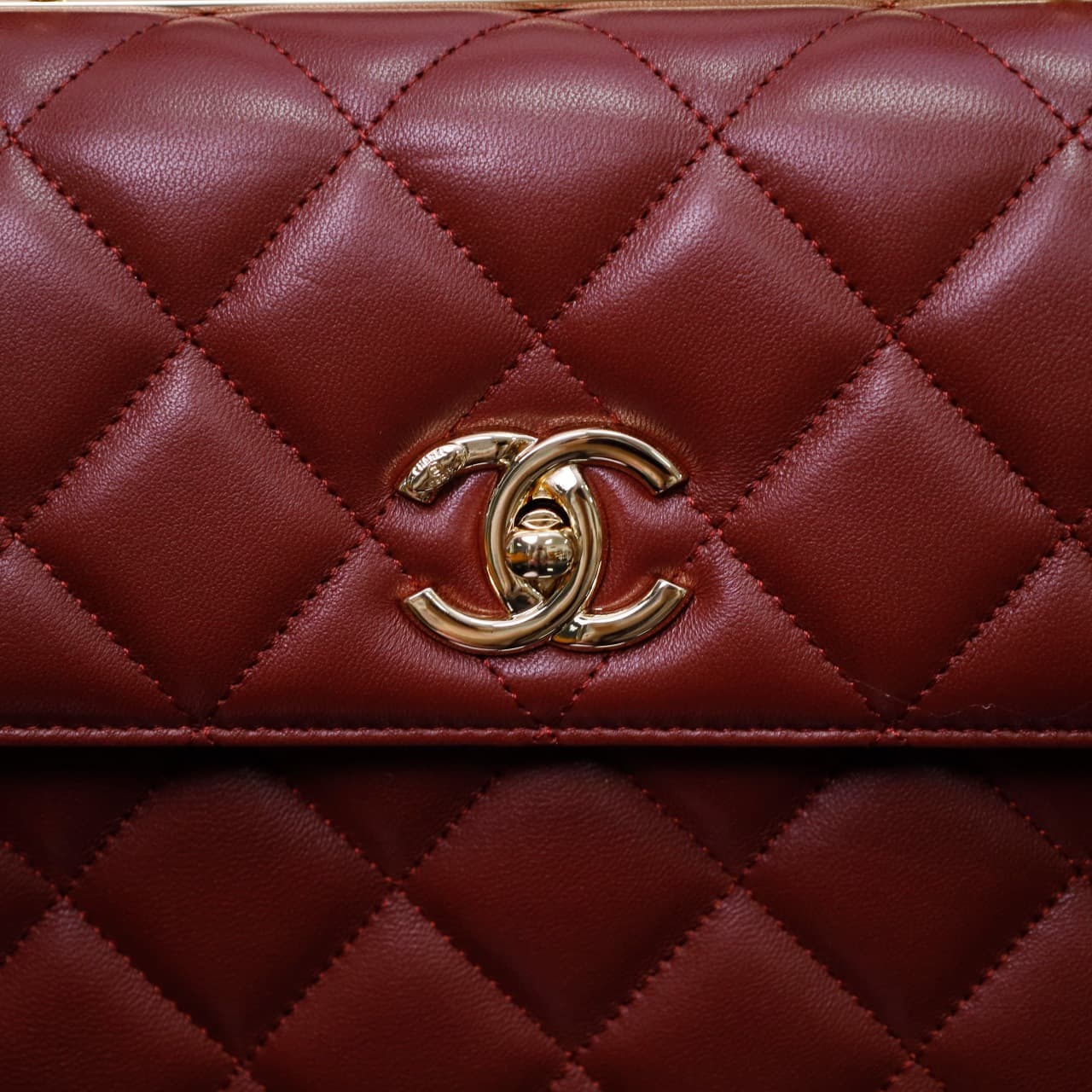 SMALL FLAP BAG WITH TOP HANDLE Lambskin Gold Metal Burgundy A