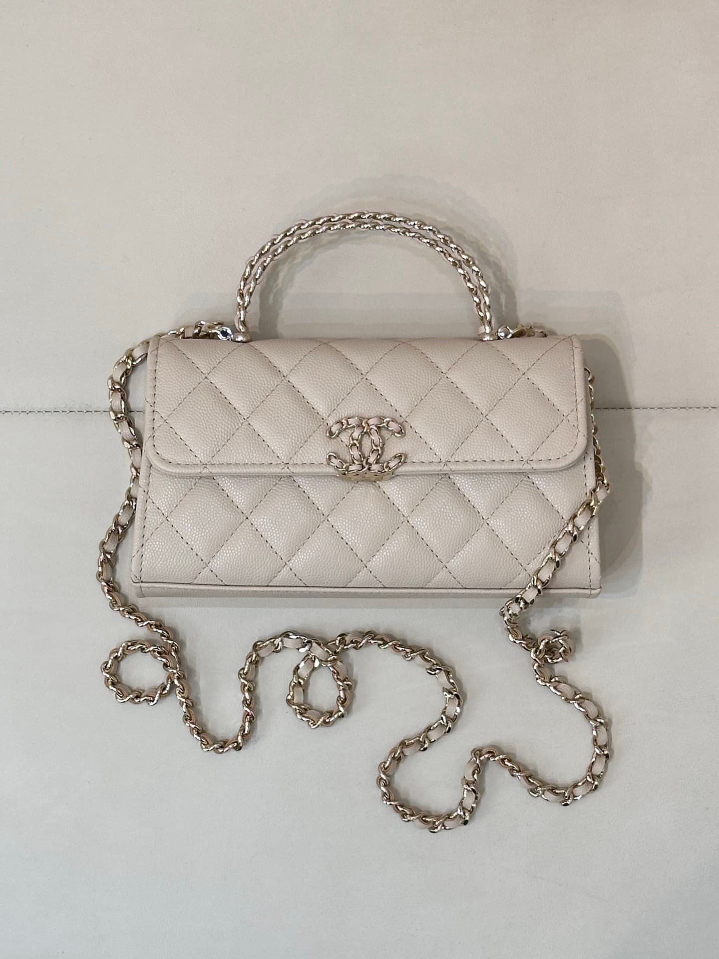 Chanel Clutch with chain Grained Calfskin&Gold-Tone Metal Beige AP3238 TOP