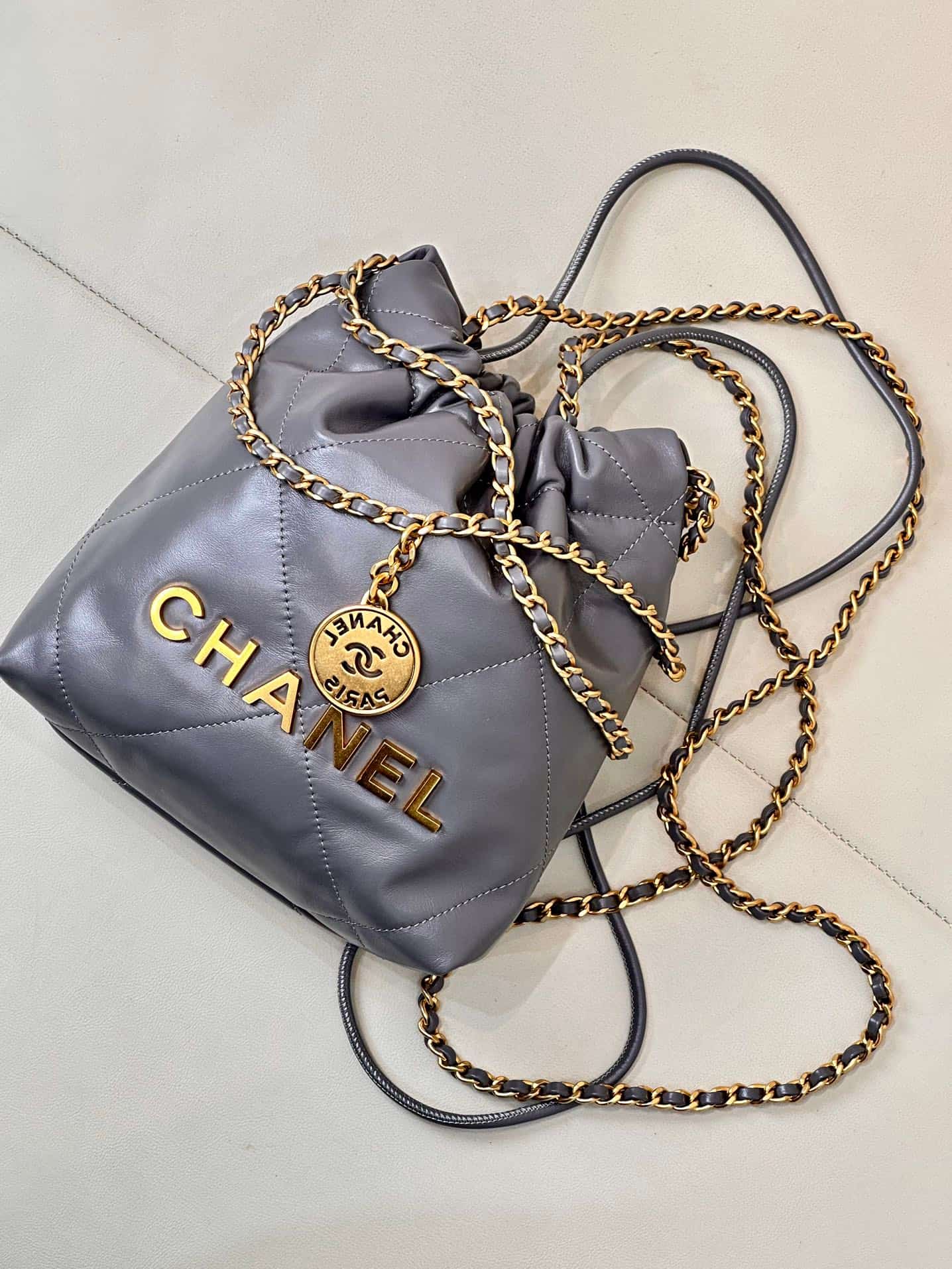 Chanel 22 MINI HANDBAG Shiny Calfskin Grey & Gold-Tone Metal AS3980 TOP
