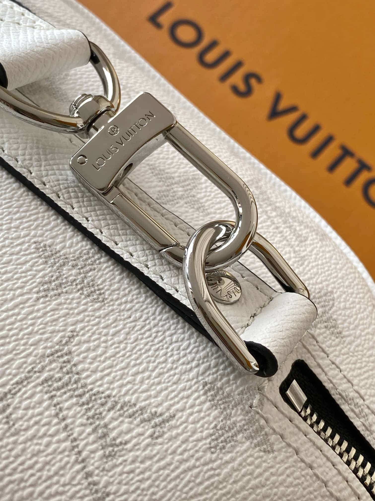 Louis Vuitton City Keepall Optic White Monogram coated canvas and Taigarama cowhide leather M27644 High