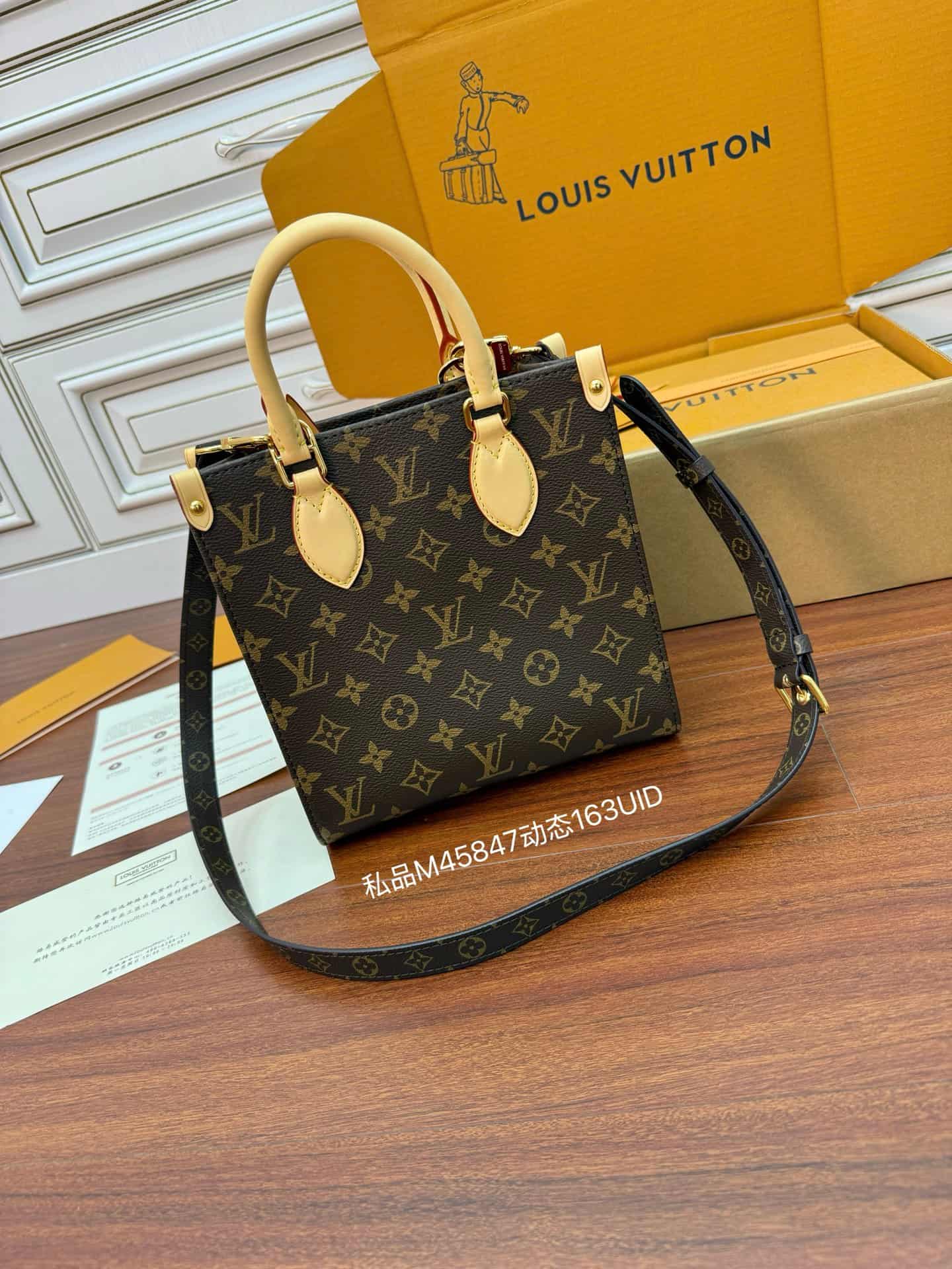 Louis Vuitton Sac Plat BB Monogram coated canvas M46265 TOP