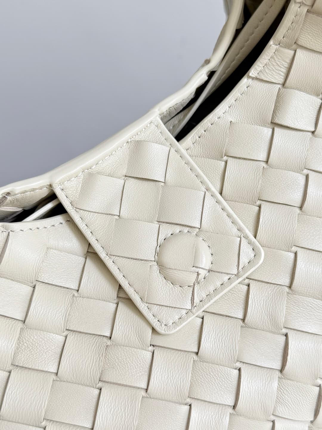 Bottega Veneta Large Campana shoulder bag in Intrecciato leather White TOP