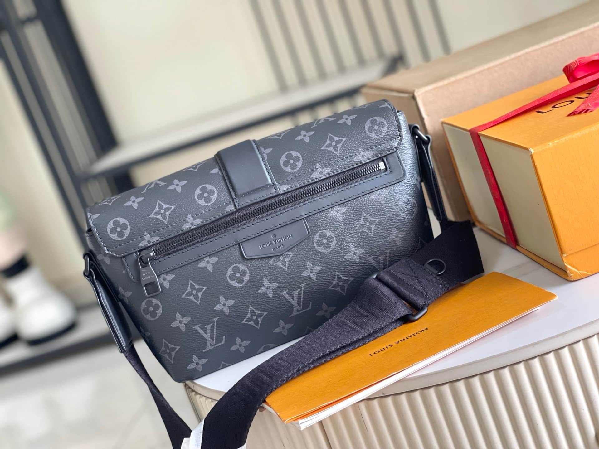 Louis Vuitton S-Cape Messenger Monogram Eclipse canvas M46794 TOP
