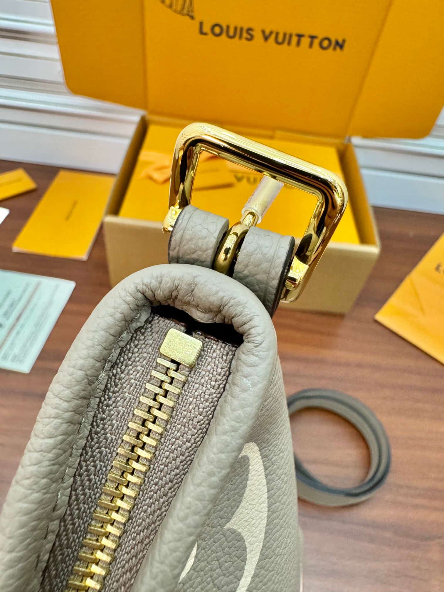 Louis Vuitton CarryAll PM Embossed supple grained cowhide leather M47180 Tourterelle Gray TOP