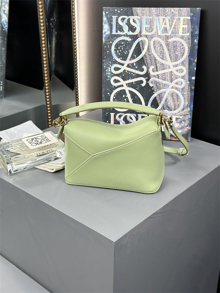 Mini Puzzle bag in classic calfskin Light Pear High