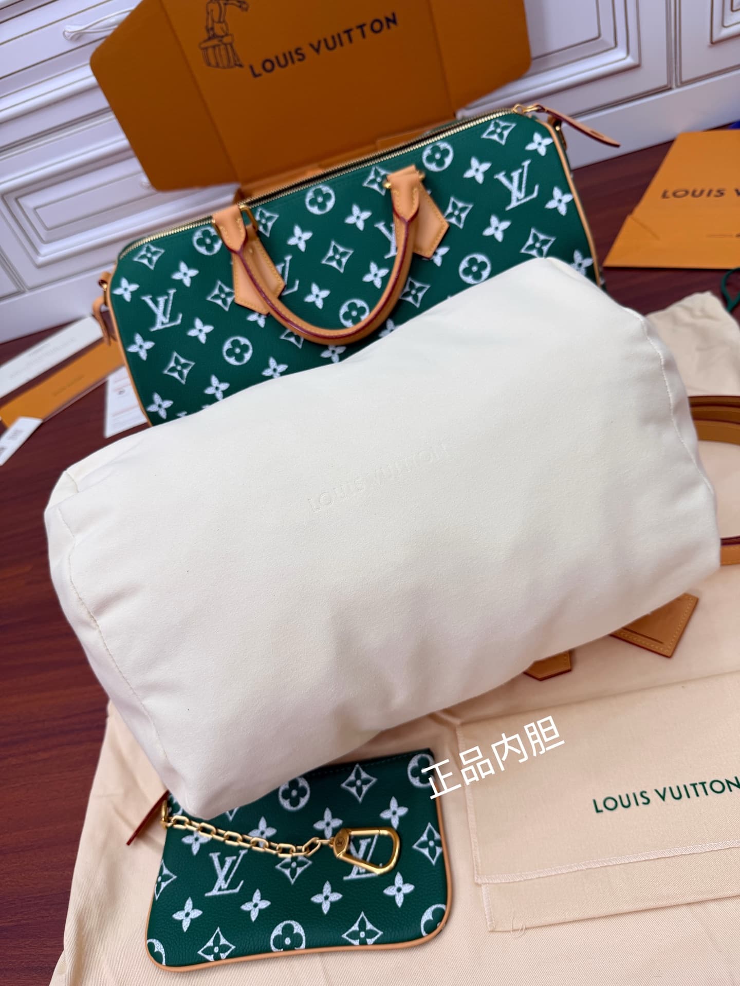 Louis Vuitton Speedy P9 Bandoulière 40 Green Soft calfskin M24417 TOP
