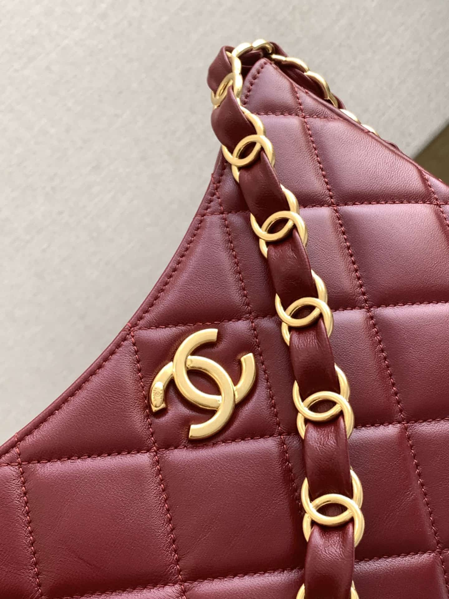 Chanel HOBO HANDBAG AS5177 Lambskin & Gold-Tone Metal Burgundy A