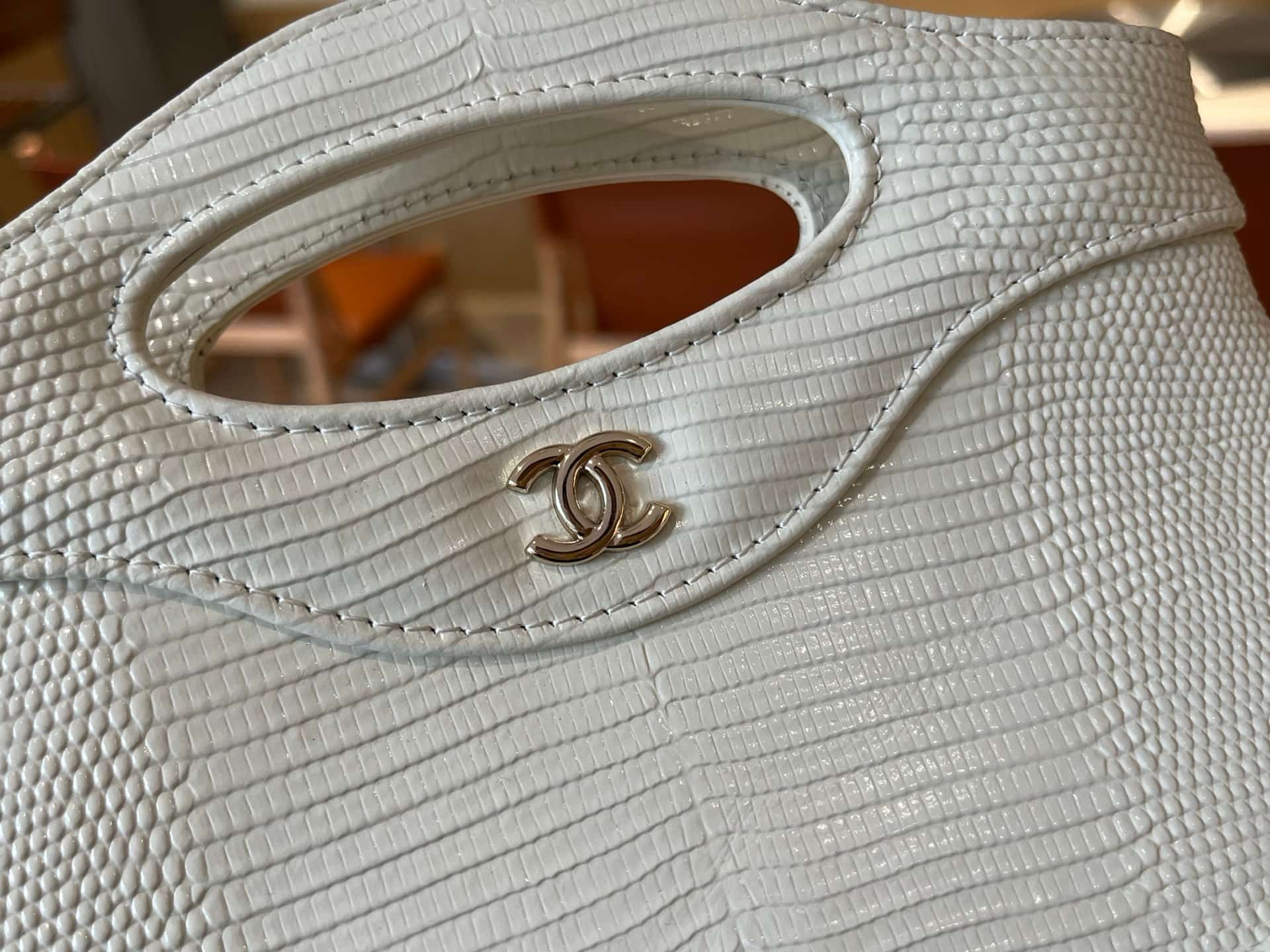 Chanel 31 Mini BAG Lizard-embossed Calfskin& Gold-Tone Metal AP3656 White A